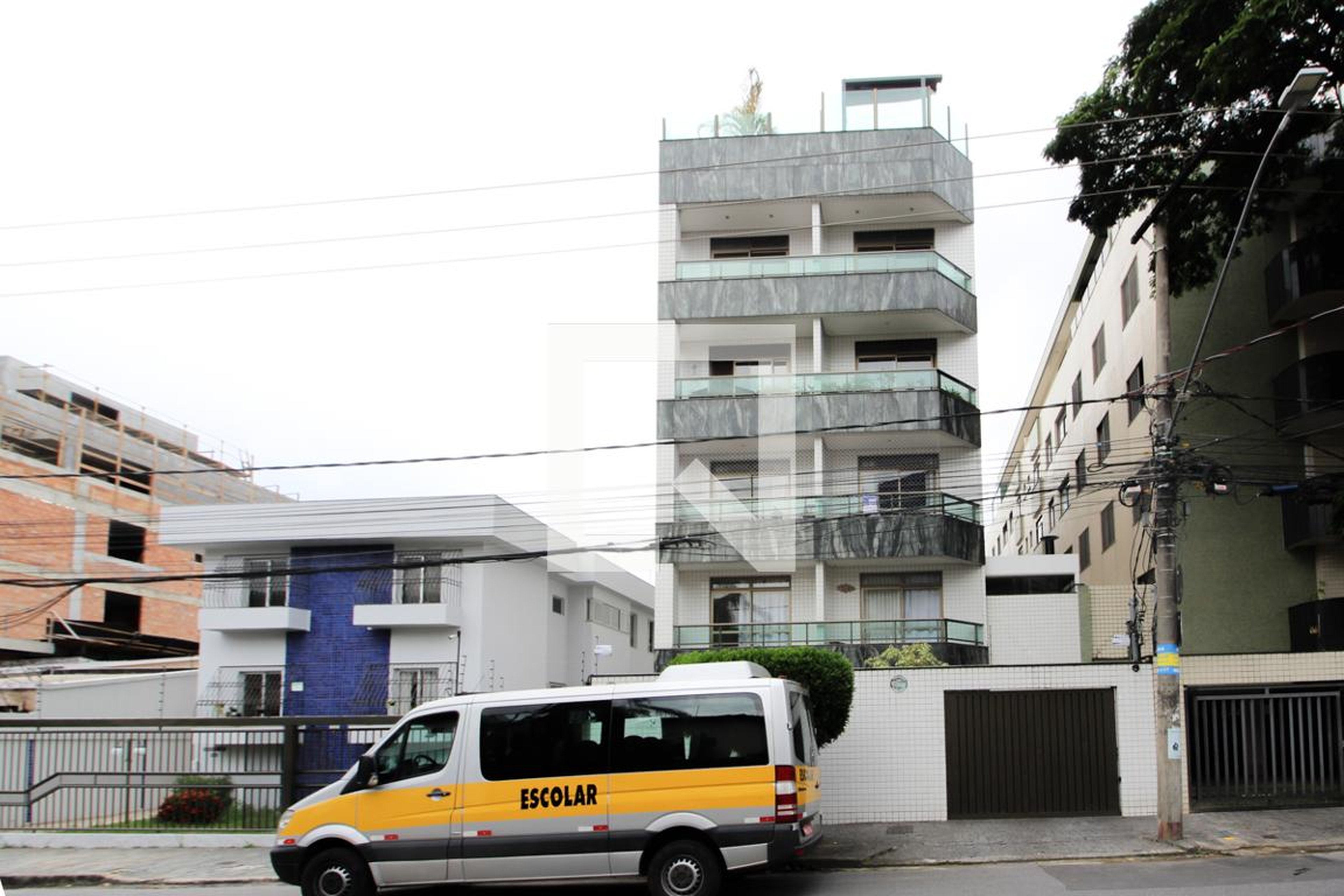 Fachada Condomínio em Rua Frei Manoel da Cruz, 505