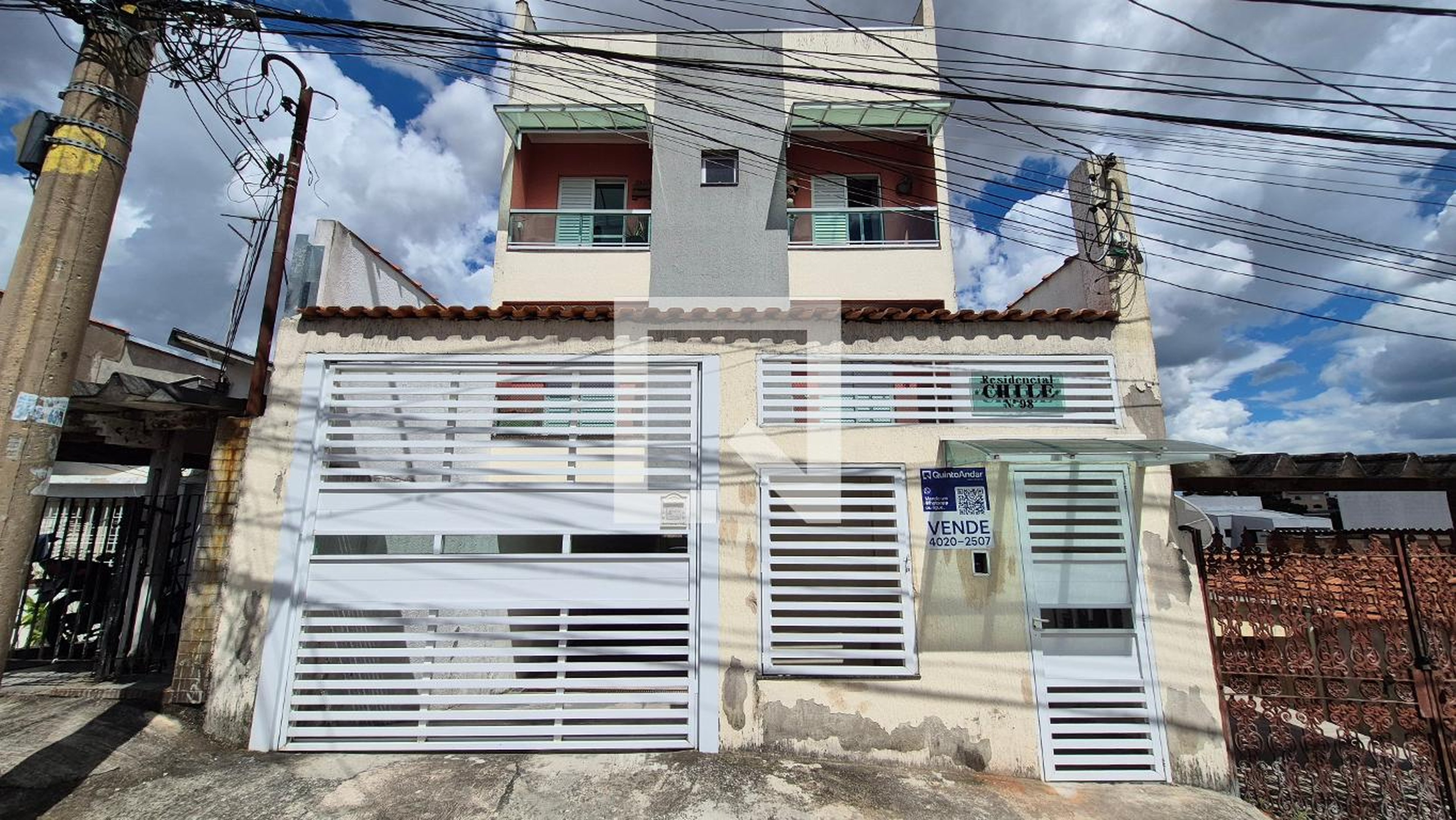 Fachada Condomínio em Rua Chile, 98