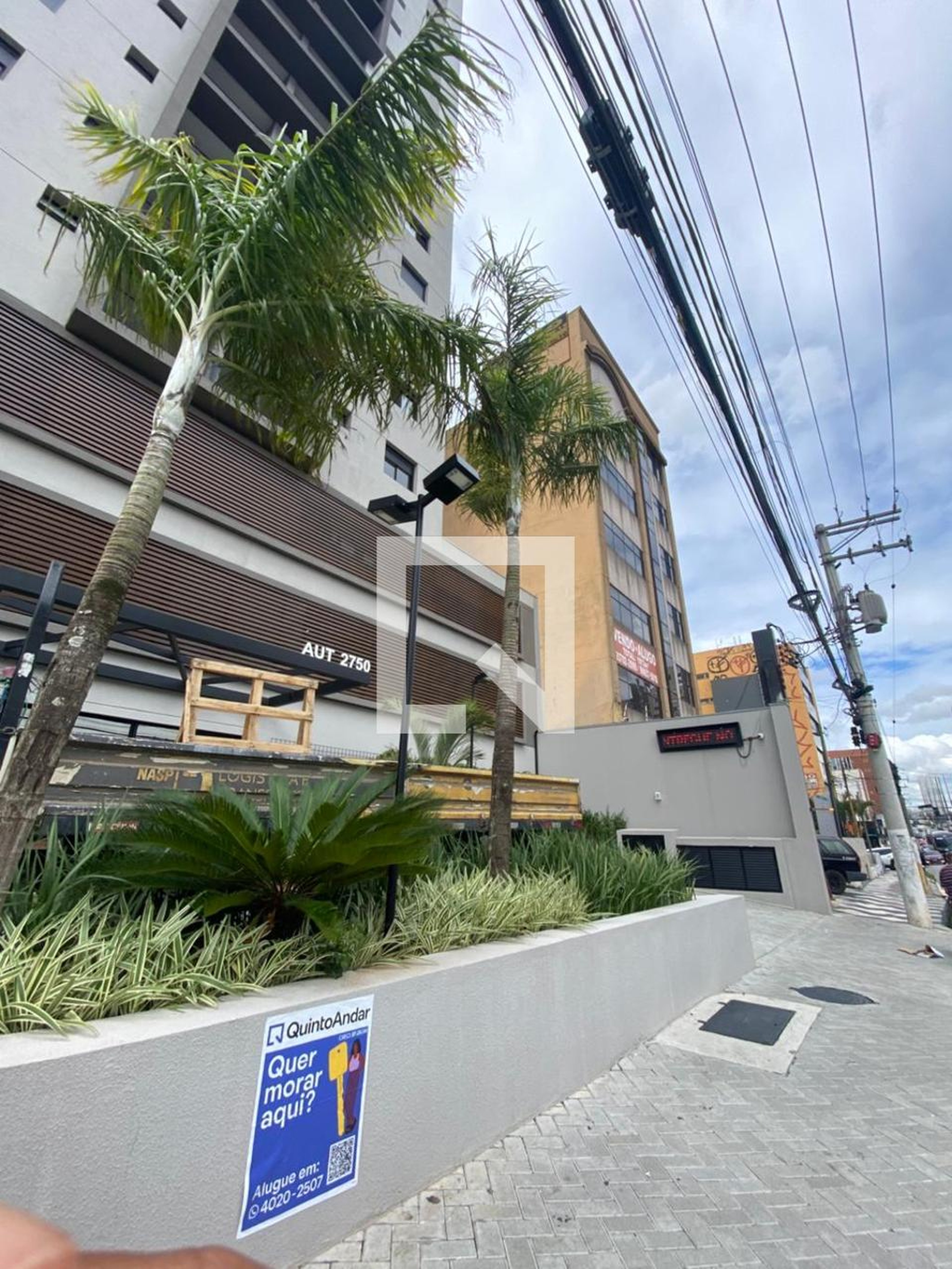 Fachada do Prédio Condomínio AUT 2750 Residencial