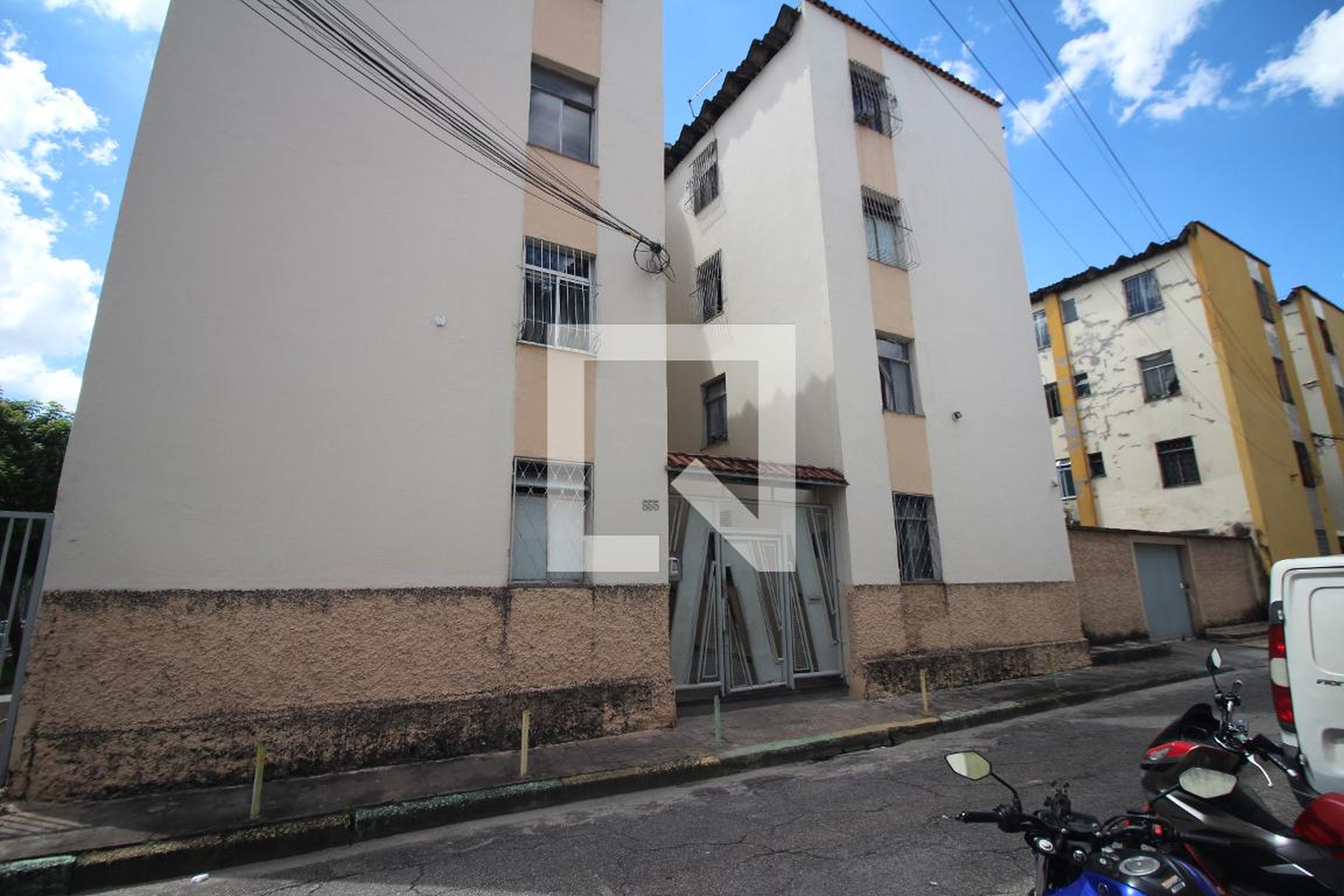 Fachada Condomínio em Rua Dorinato Lima, 555