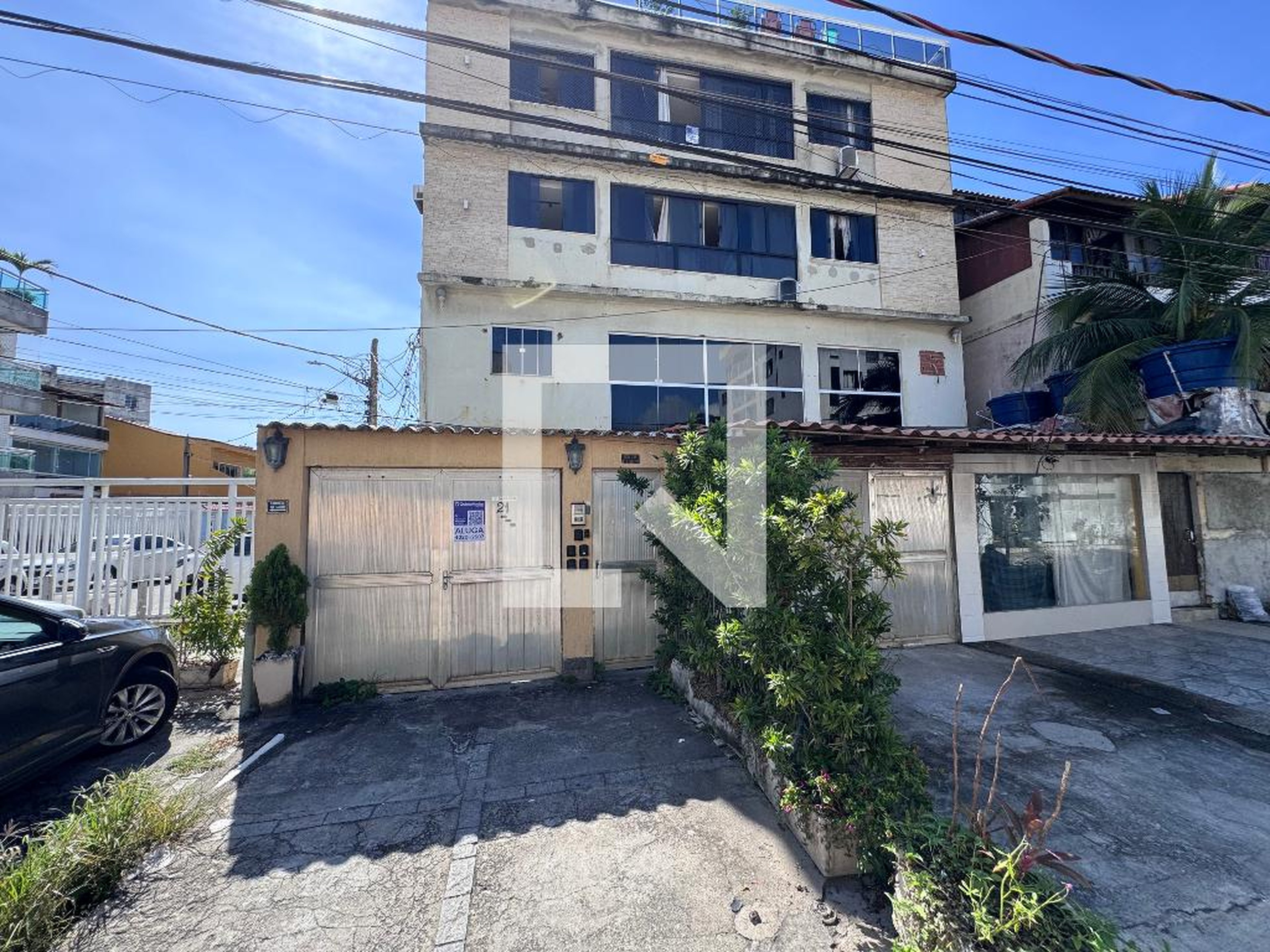 Fachada Condomínio em Rua Dois W, 21