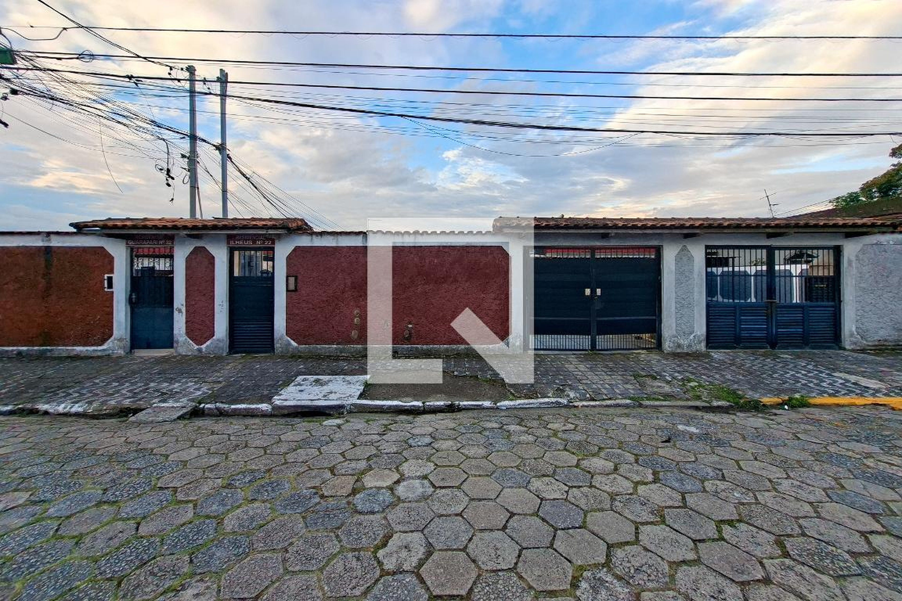 Fachada Condomínio em Rua Luiz dos Santos Reis, 22