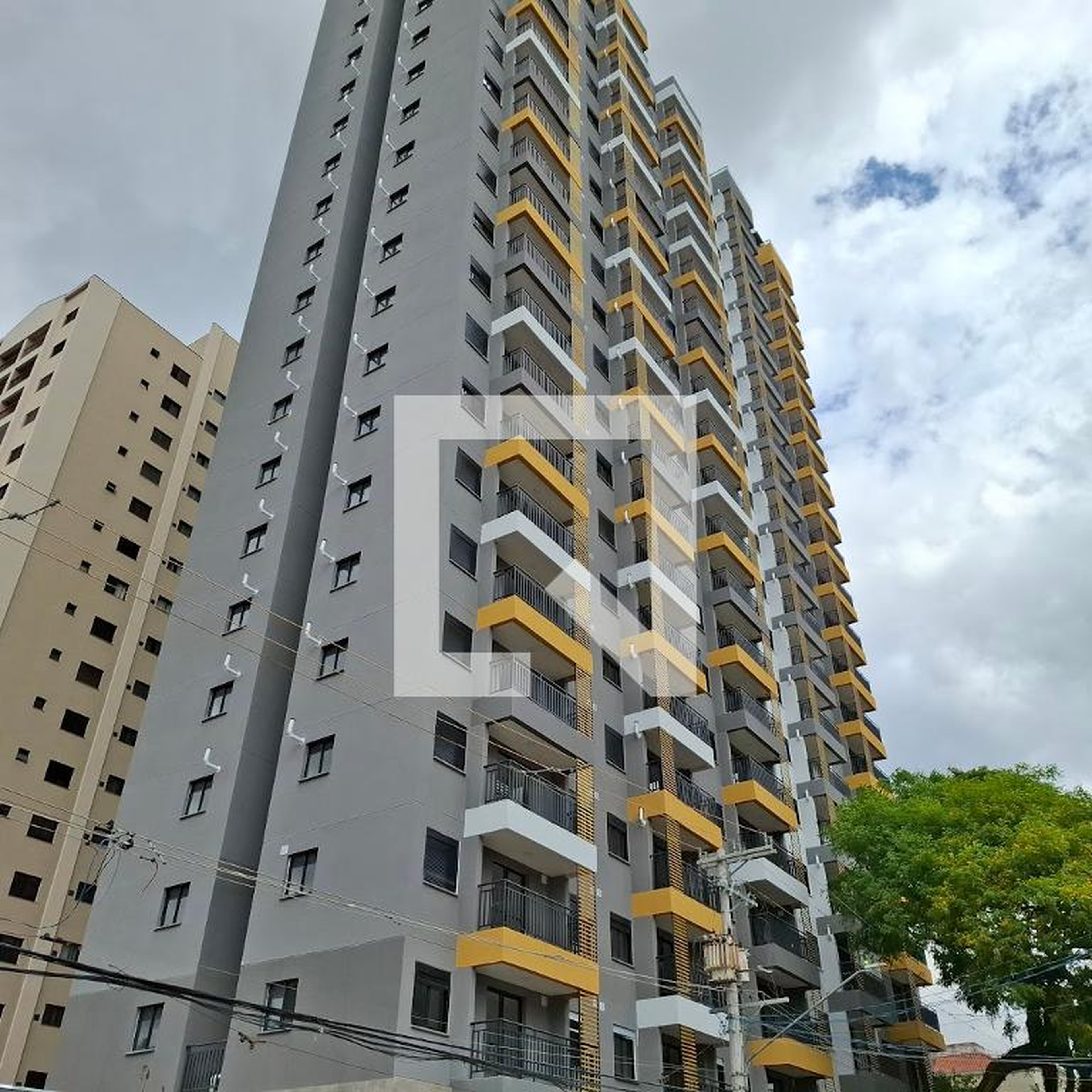 Fachada Condomínio em Rua Herval, 896