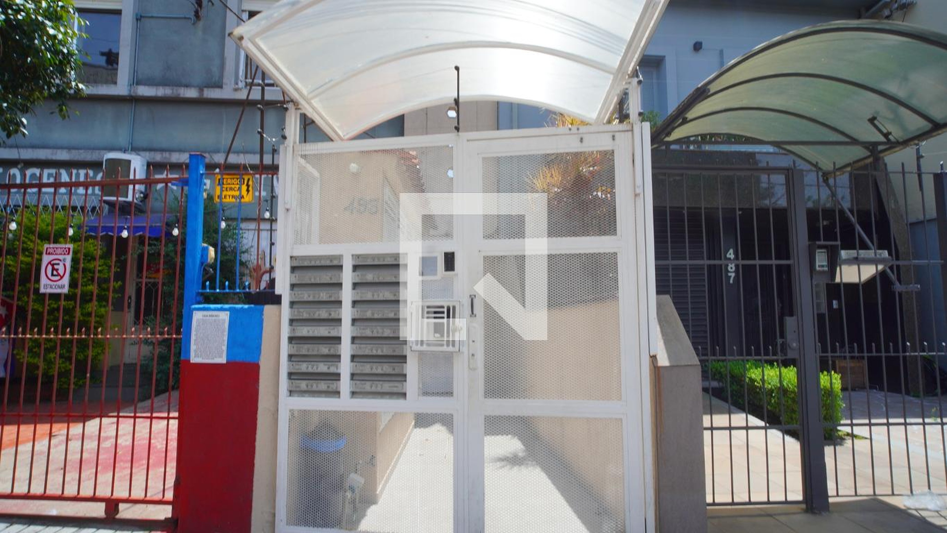 Fachada do Prédio Condomínio em Rua Lopo Gonçalves, 493