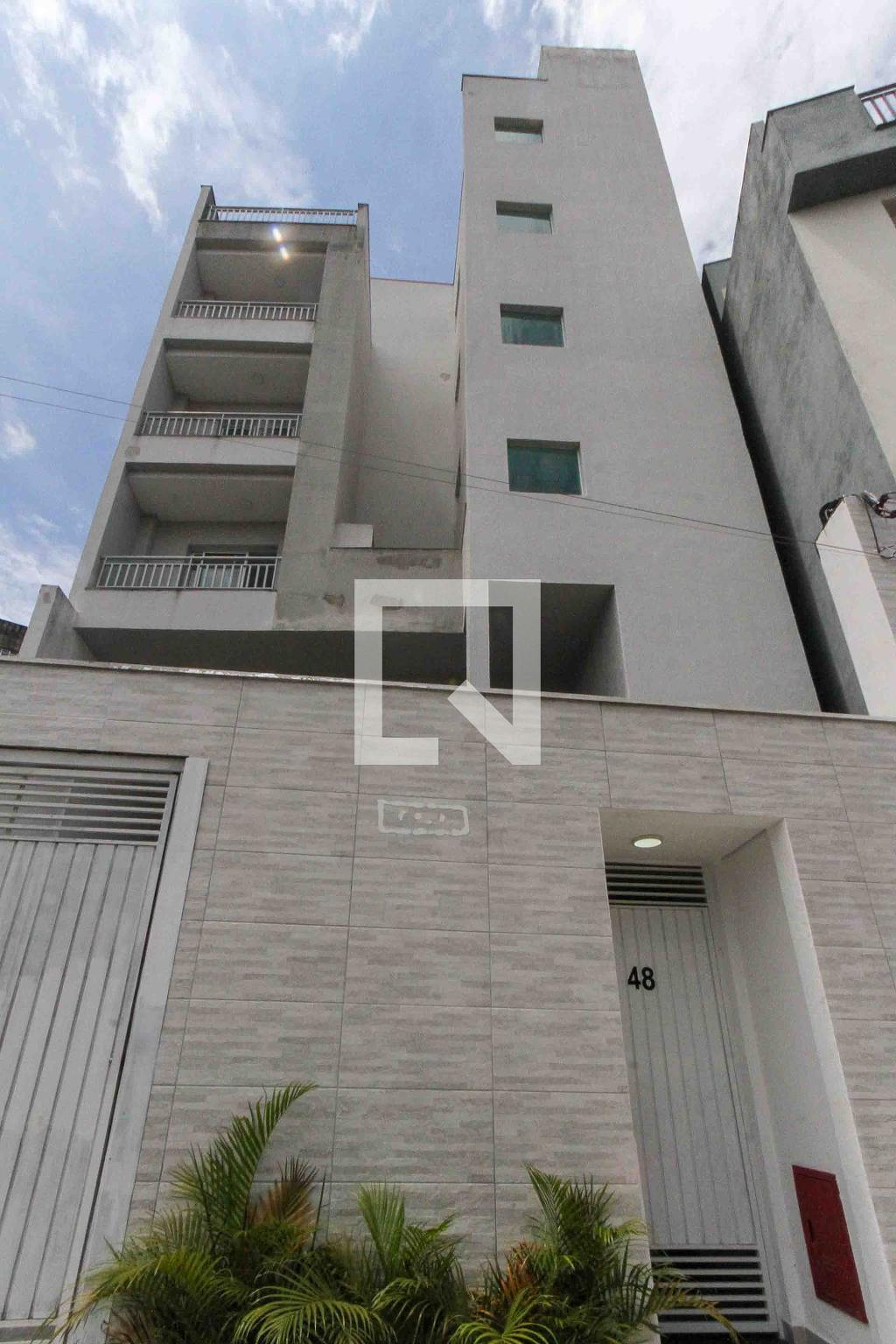 Fachada Condomínio em Rua Camomila Romana, 48