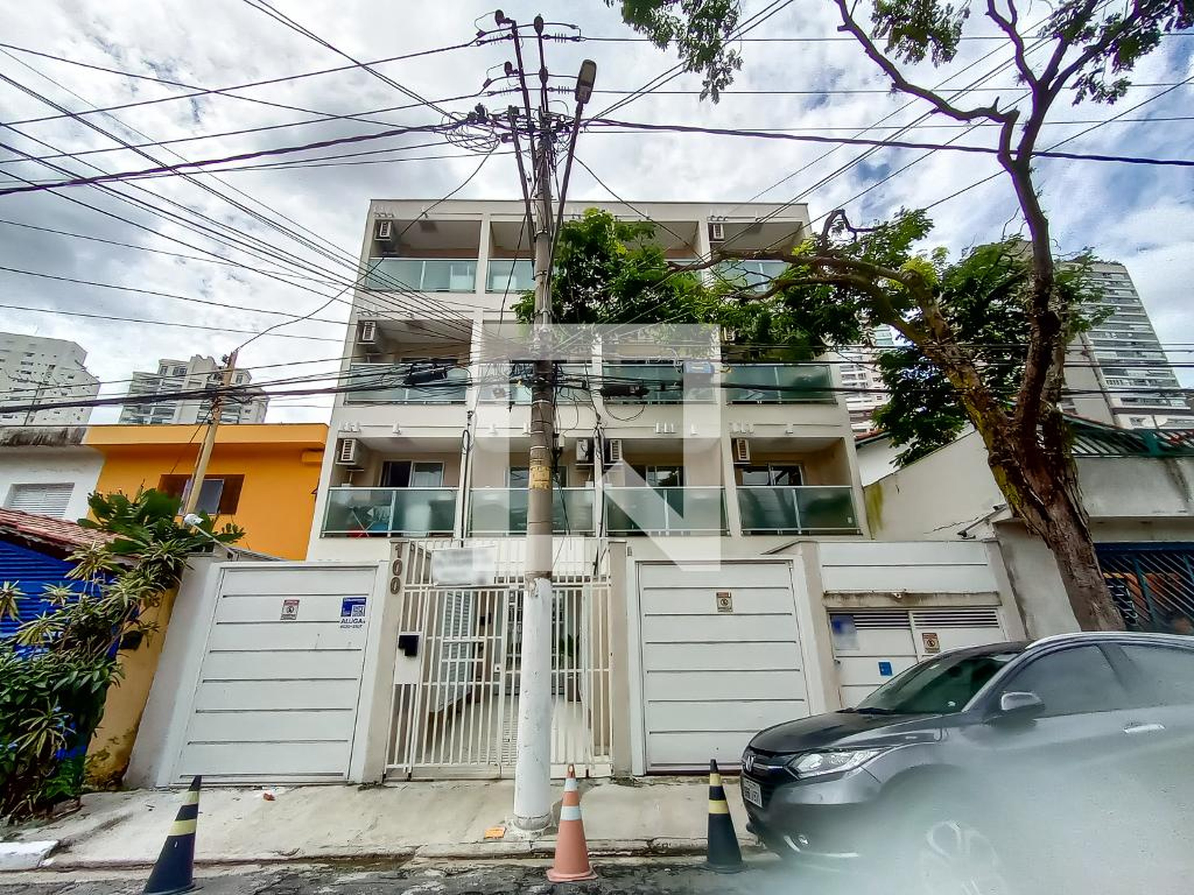 Fachada Condomínio em Rua Francisco Romeiro Sobrinho, 100