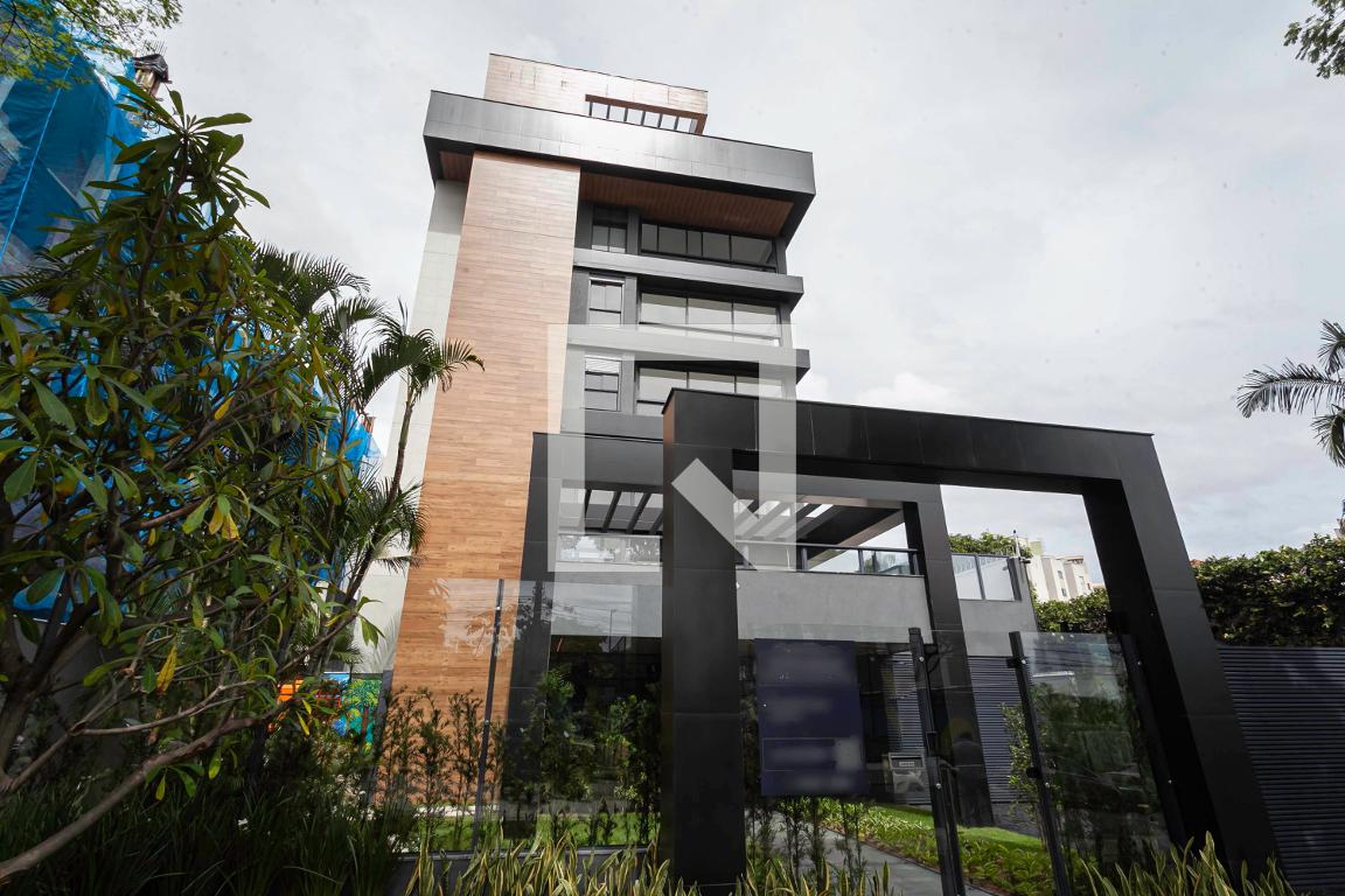 Fachada Condomínio em Rua José Moura Peçanha, 84