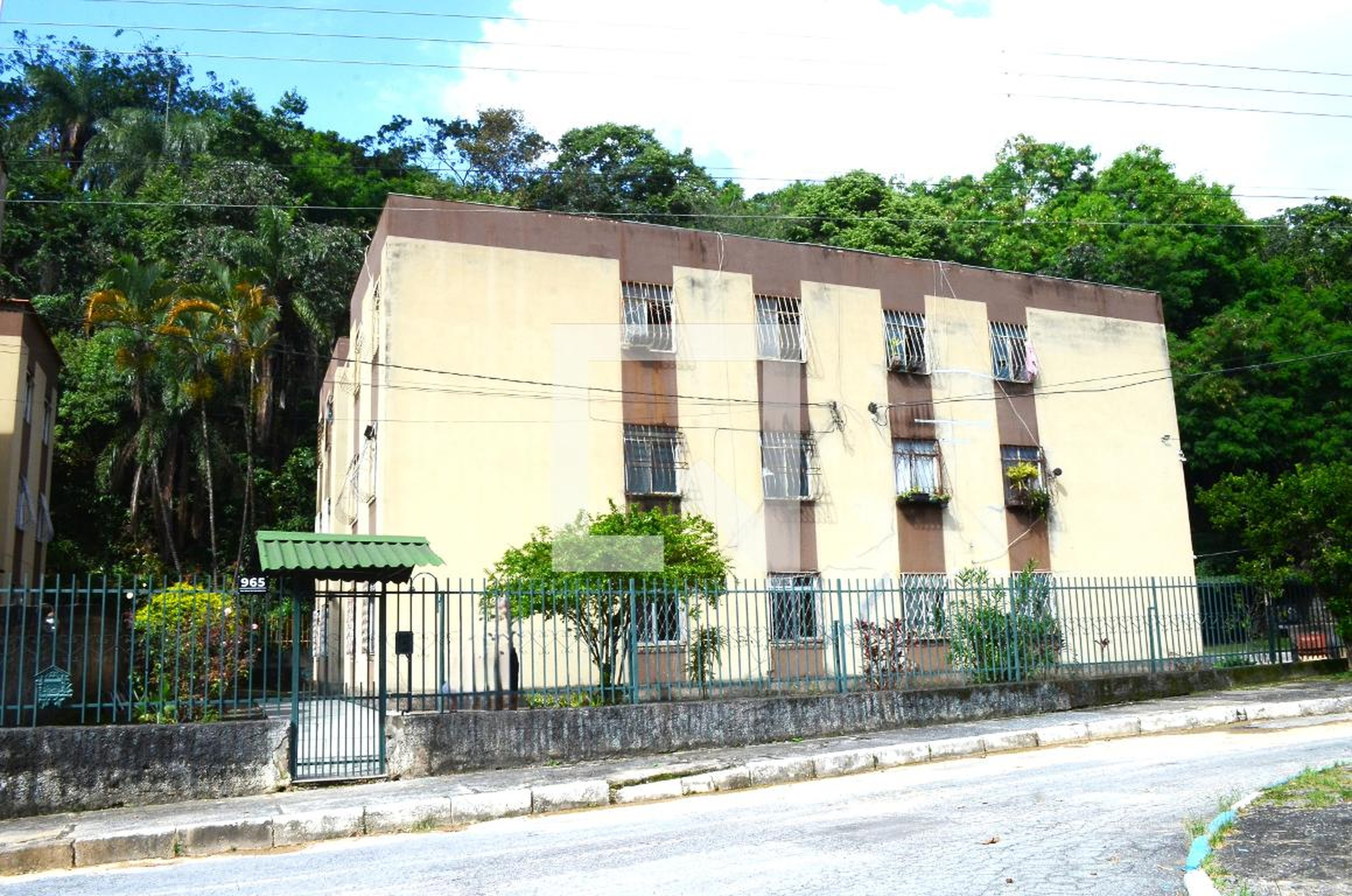 Fachada do Prédio Condomínio em Rua Serra da Mantiqueira, 965