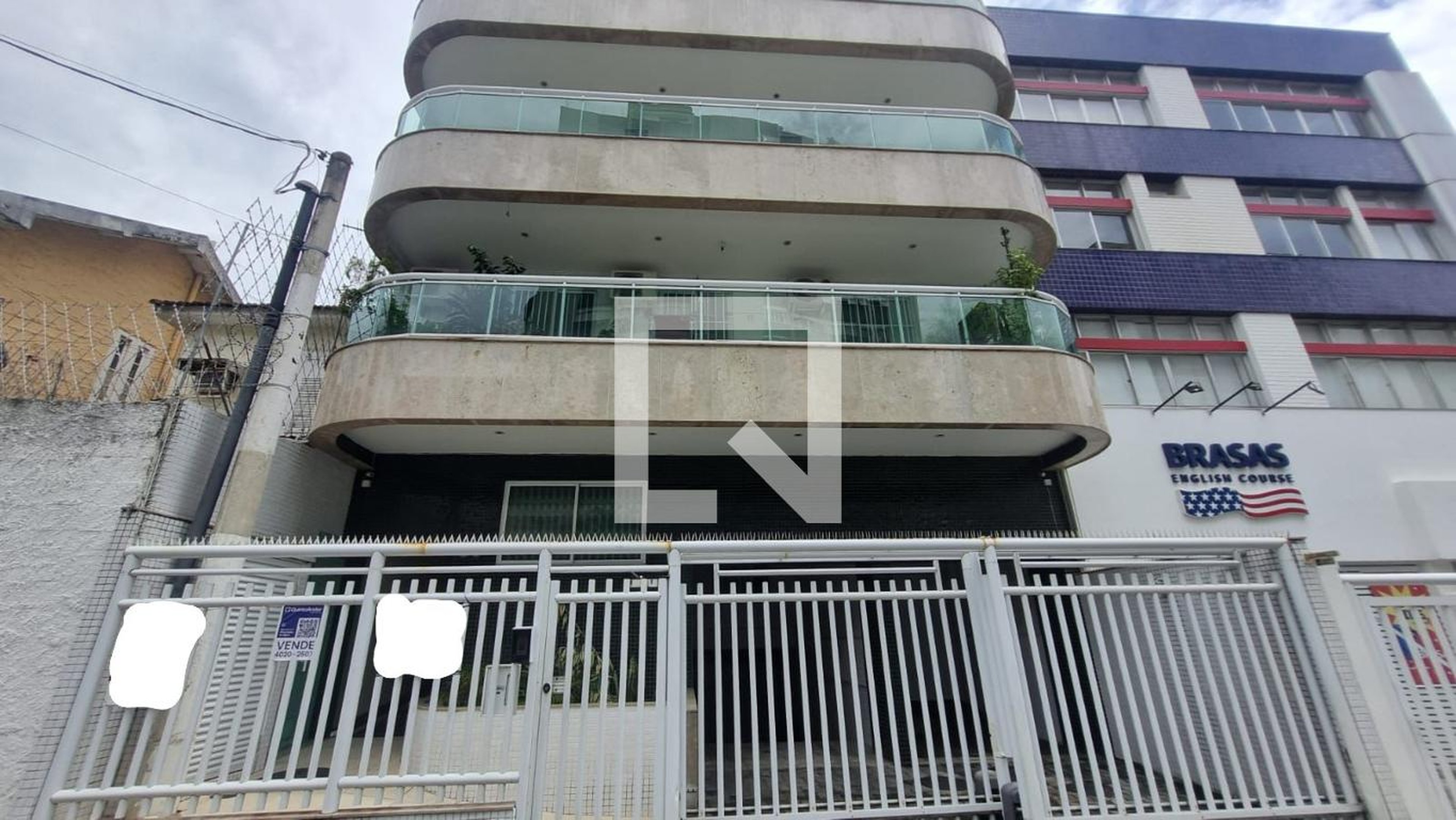 Fachada Condomínio em Rua Guapiara, 86