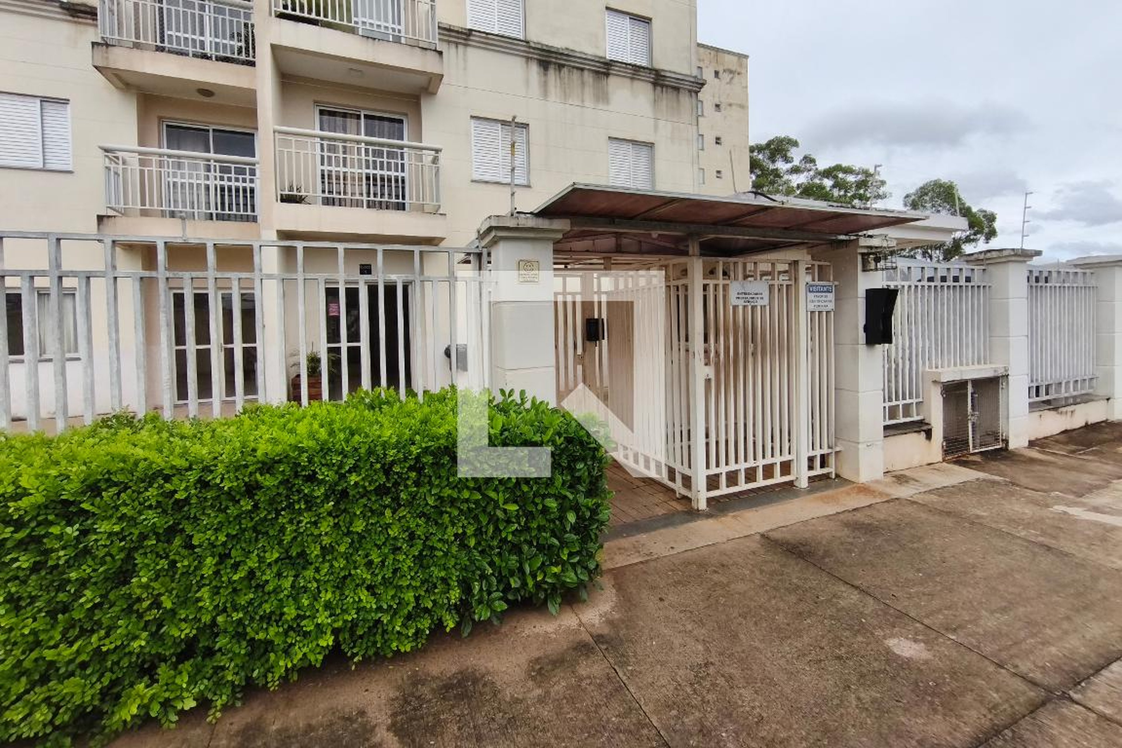 Fachada do Condomínio Condomínio Port de France