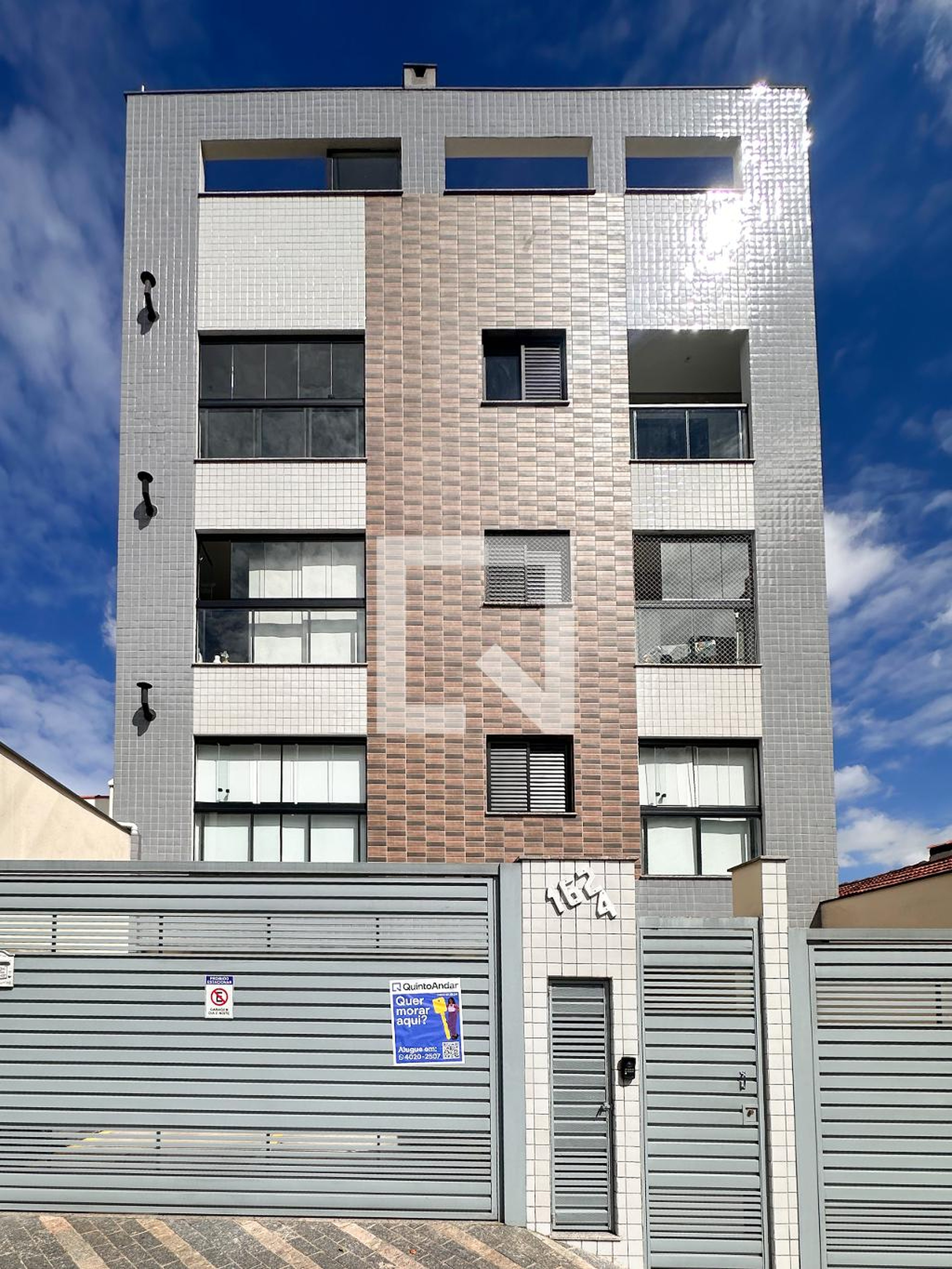 Fachada Condomínio em Rua Princesa Maria Amélia, 164