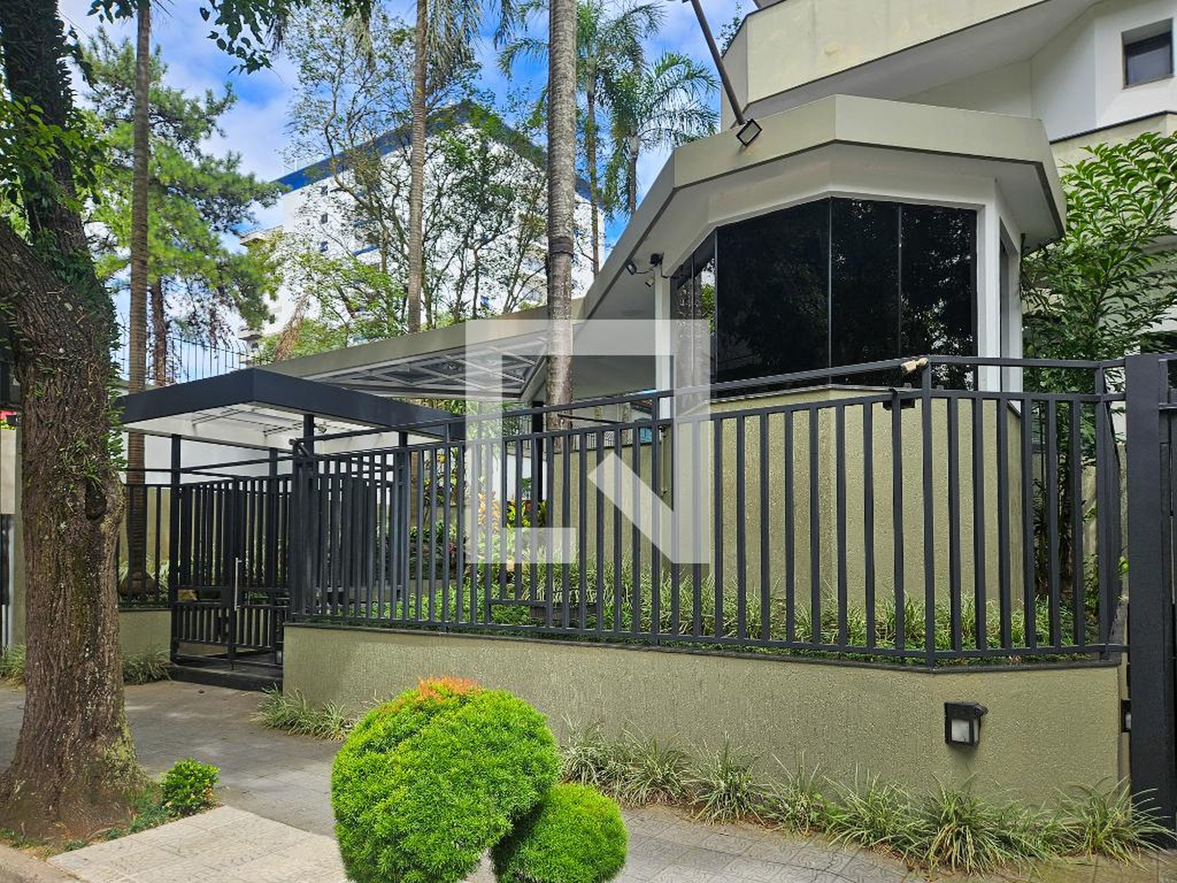 Fachada Edifício Mansão das Esmeraldas