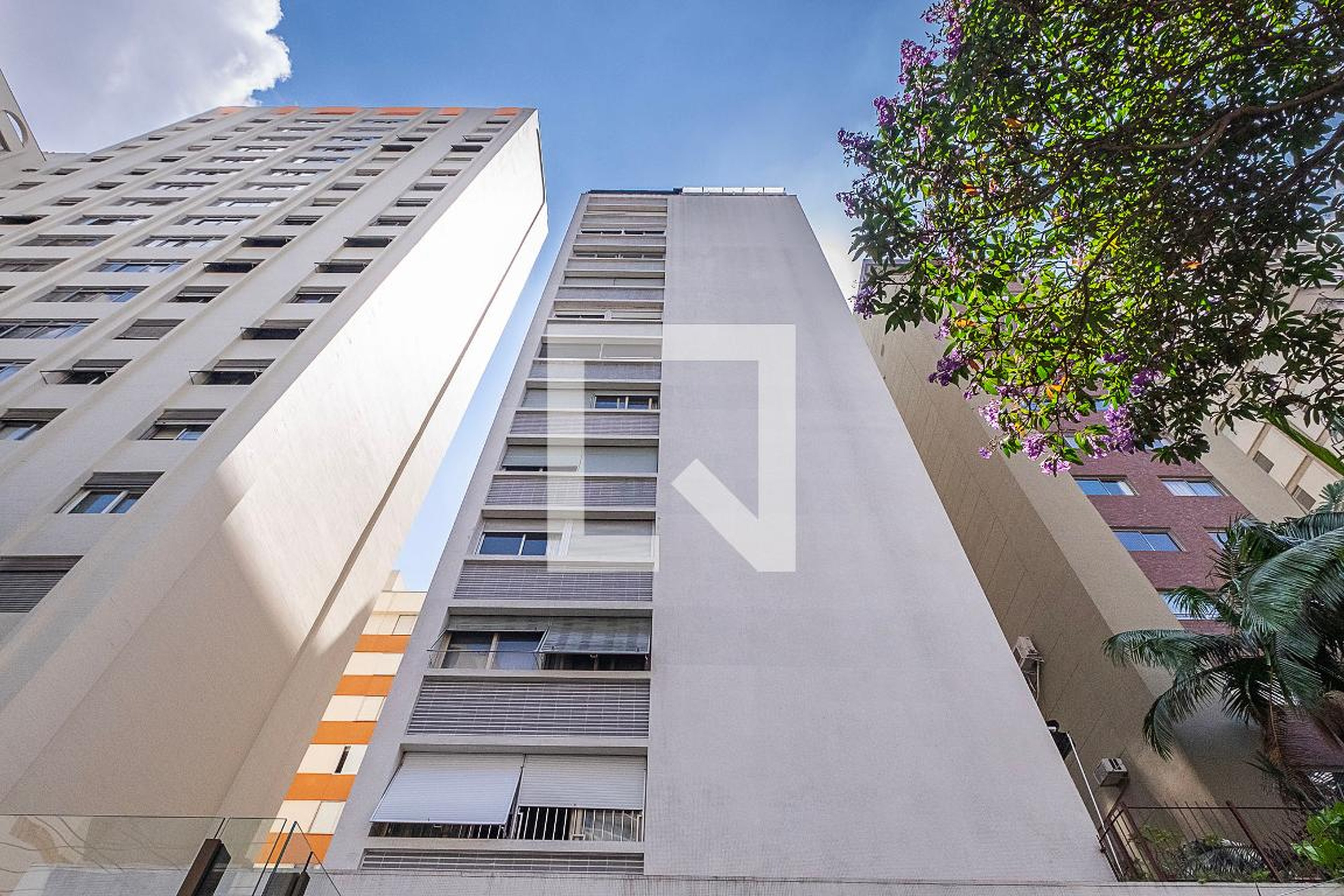 Fachada Condomínio Dina Claire