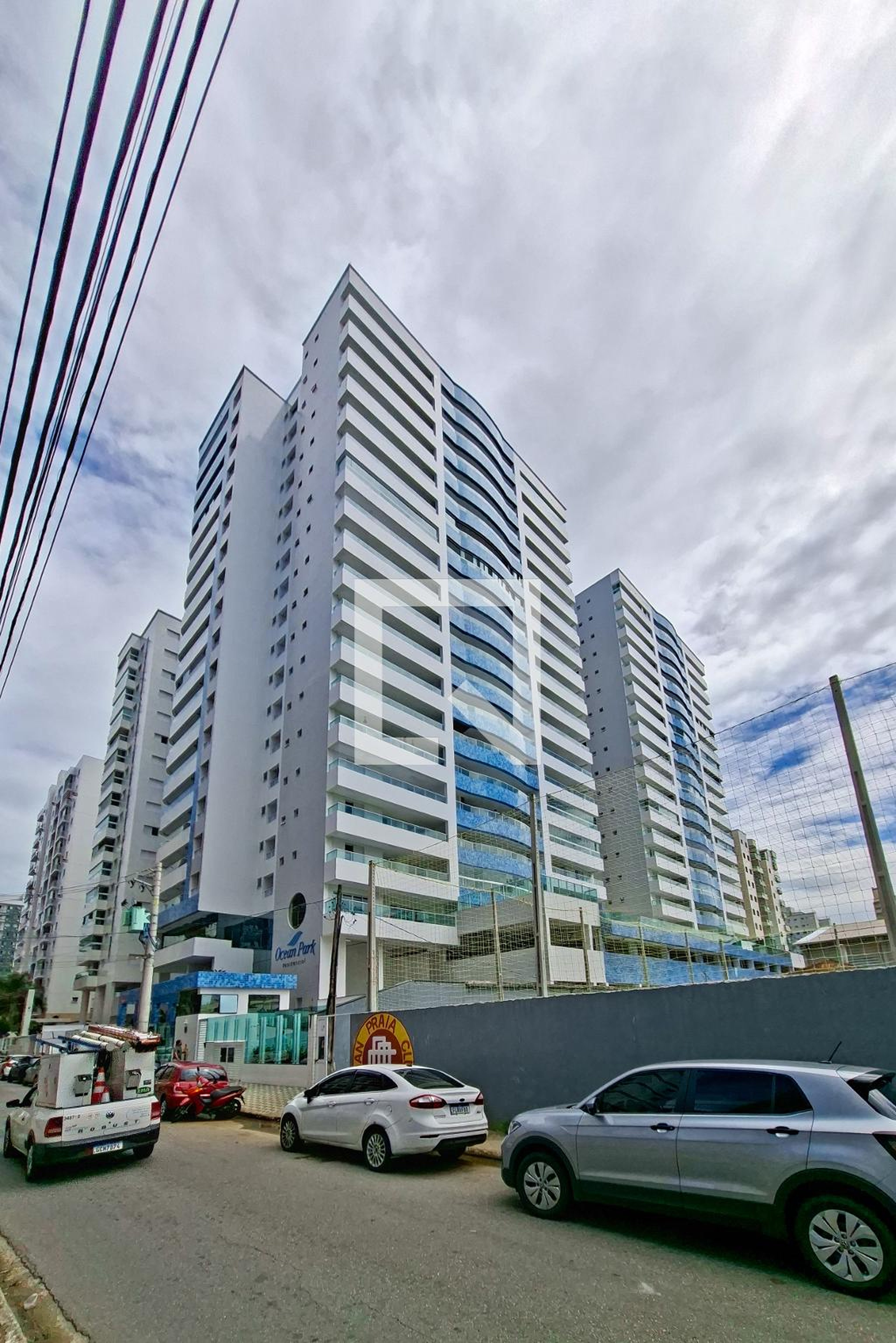 Fachada Condomínio em Rua Mário Guido Ferrazo, 111