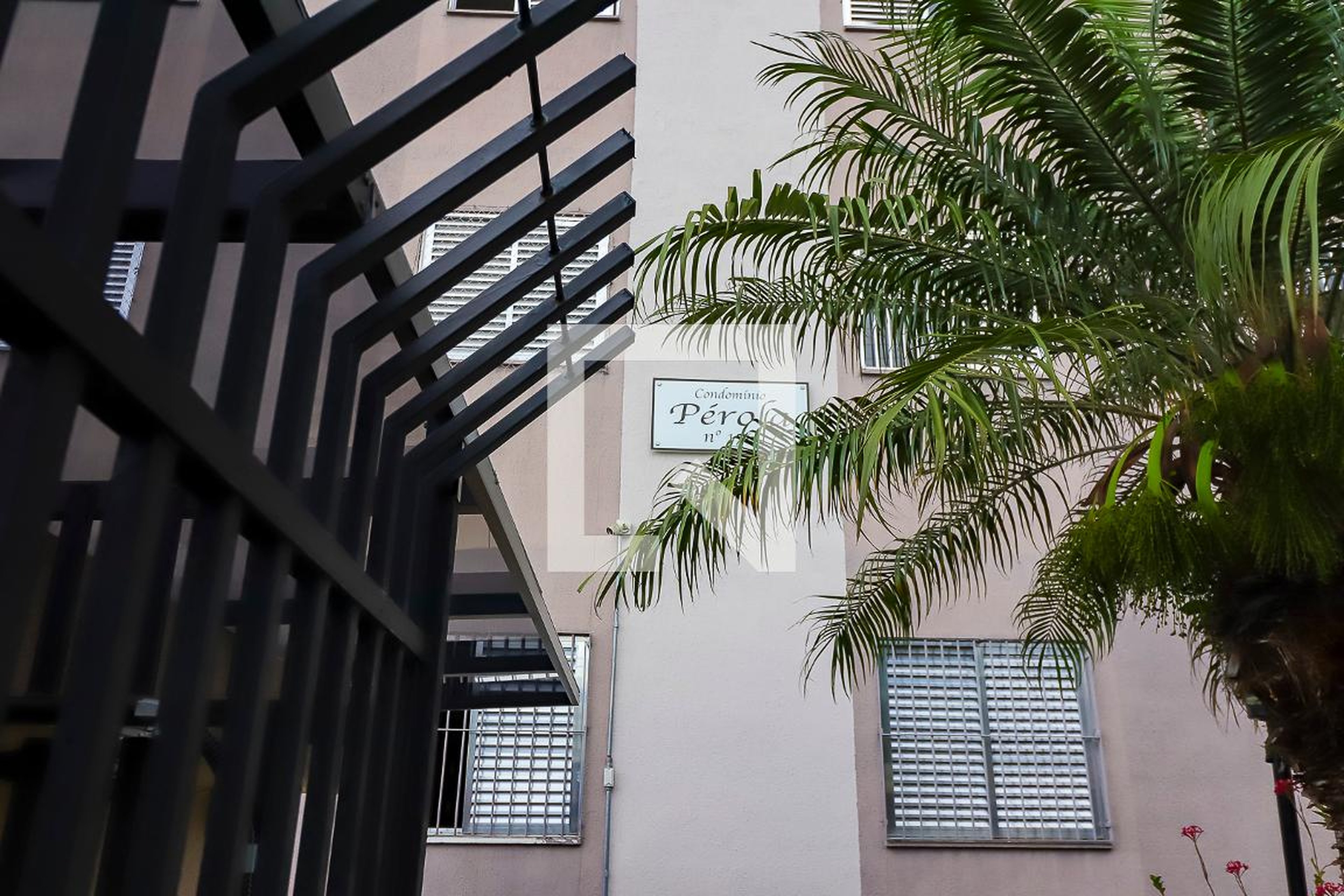 Fachada Condomínio em Rua Isabel Redentora, 176