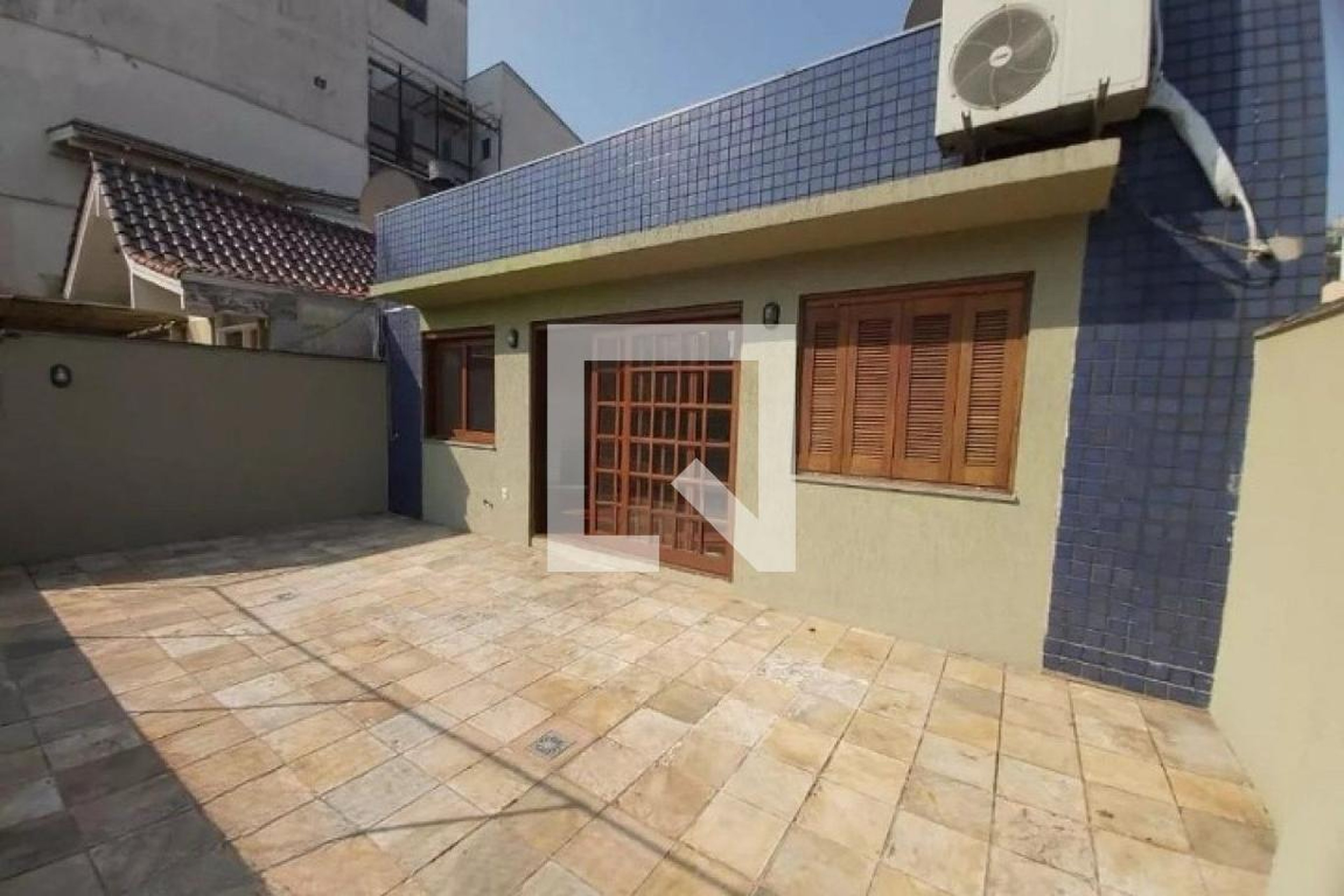 área externa Condomínio em Rua Carlos Trein Filho, 54