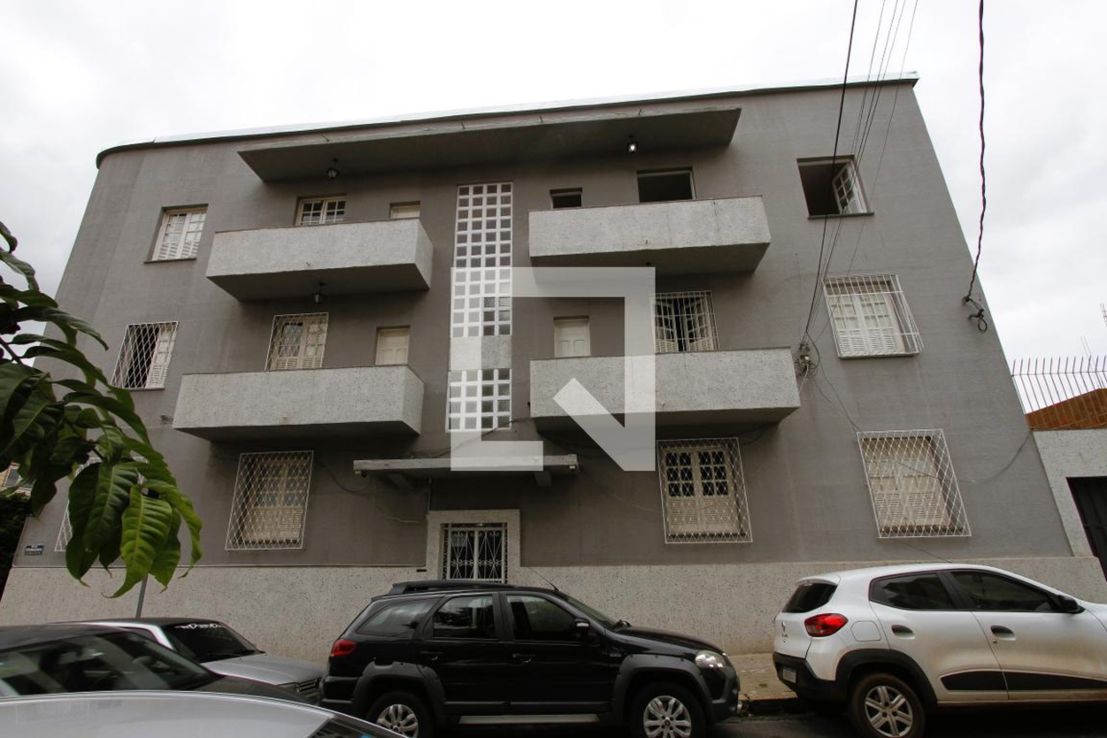 Fachada do Prédio Condomínio em Rua Brumadinho, 207