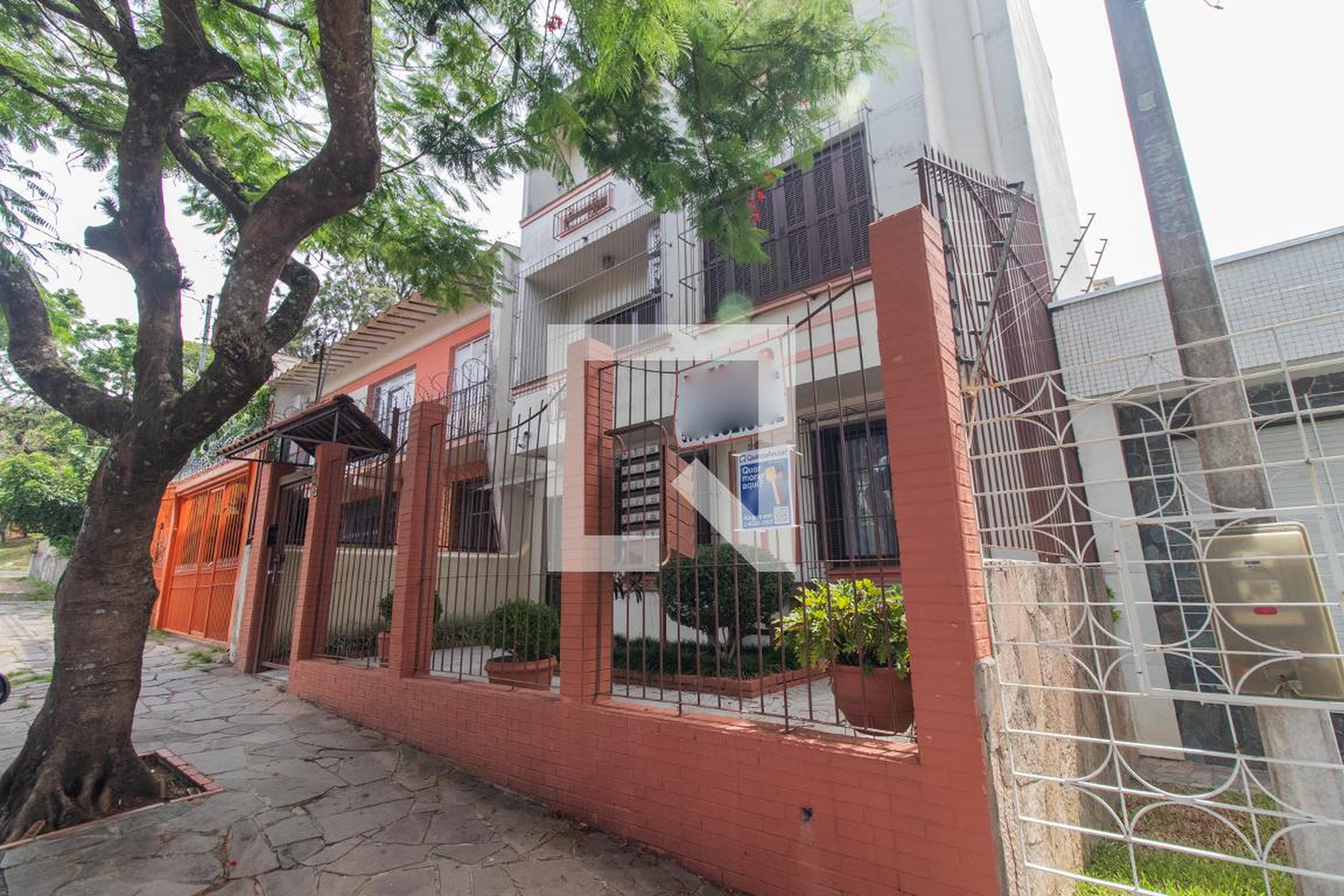 Fachada Condomínio em Rua Doutor Voltaire Pires, 603