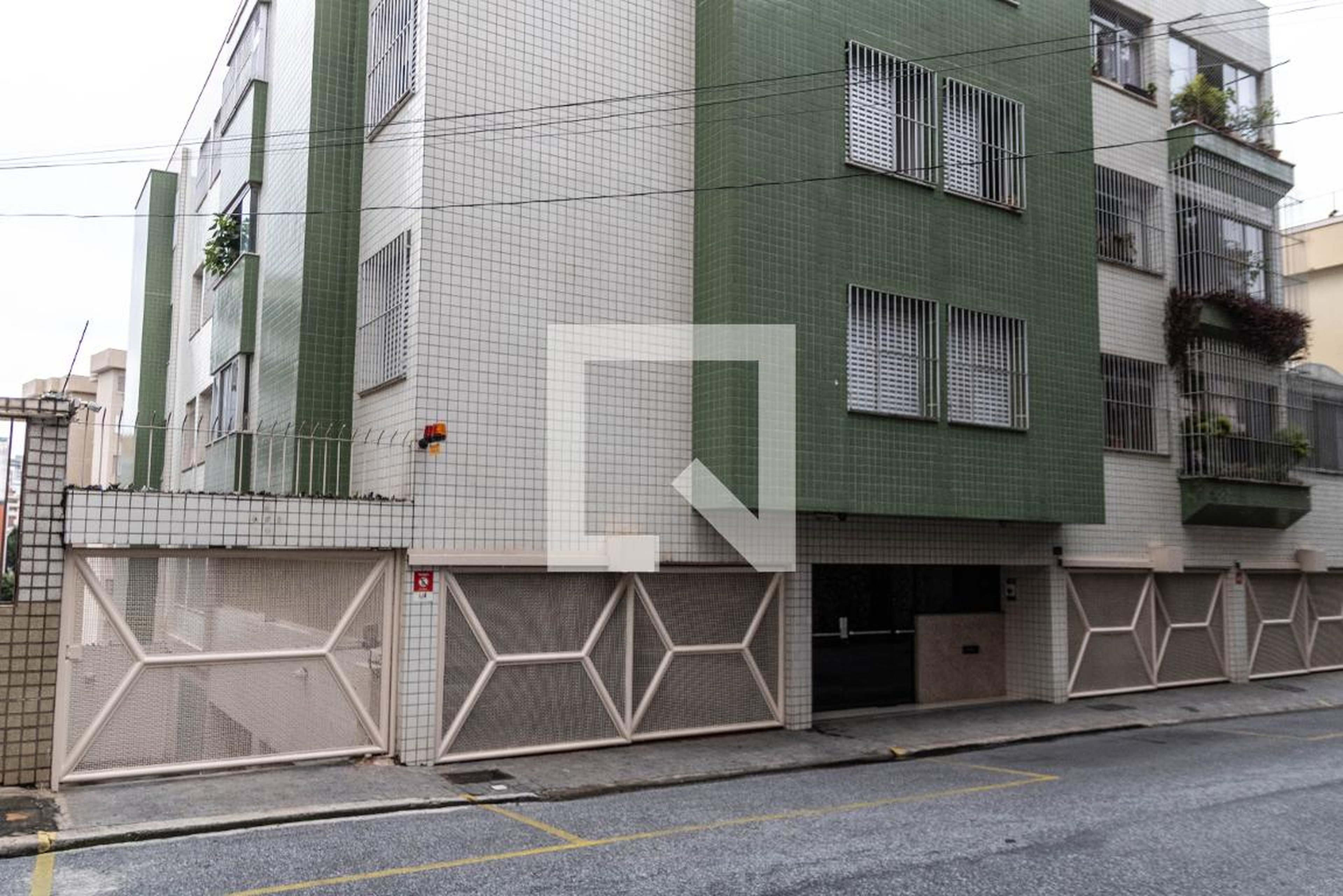 Fachada Condomínio em Rua Tavares Bastos, 311