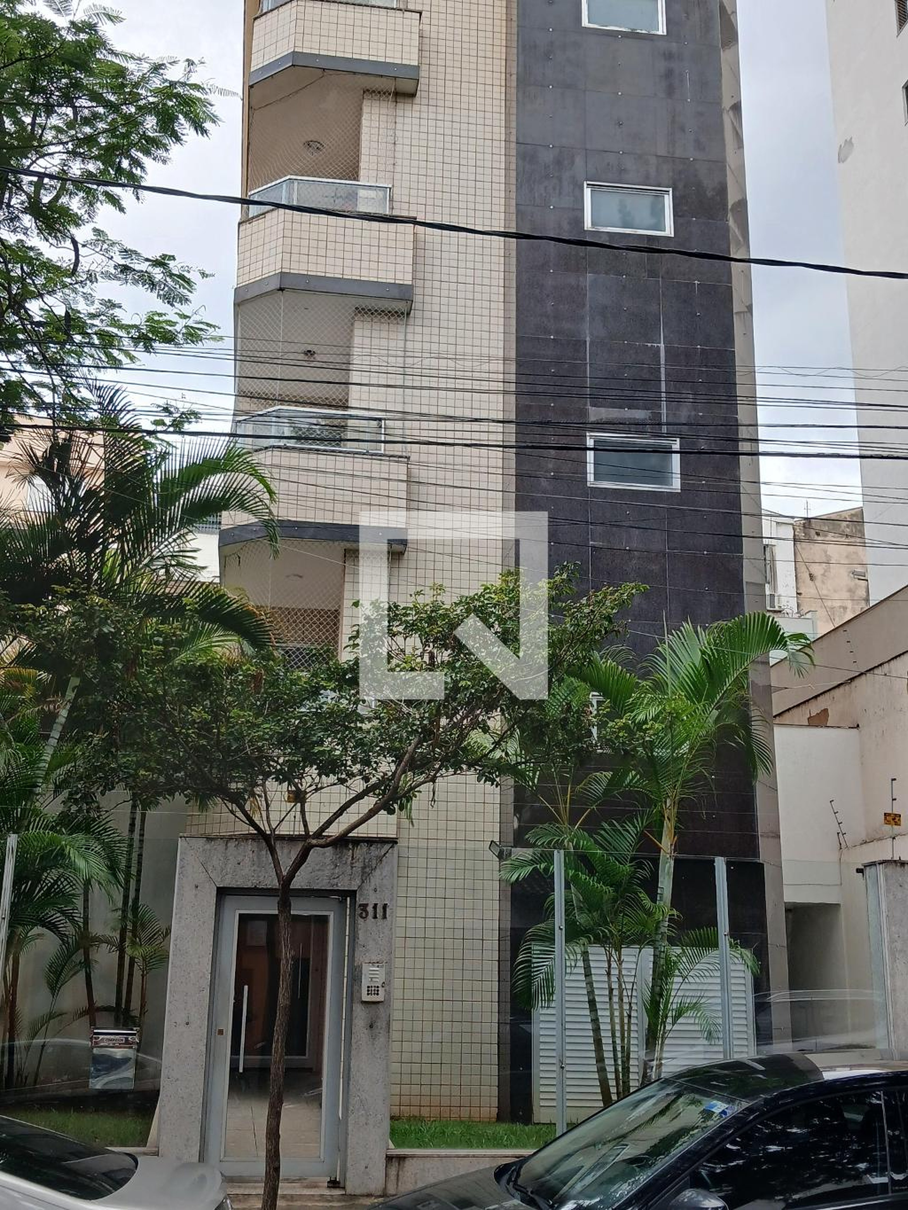 Fachada Condomínio em Rua Artur Itabirano, 311