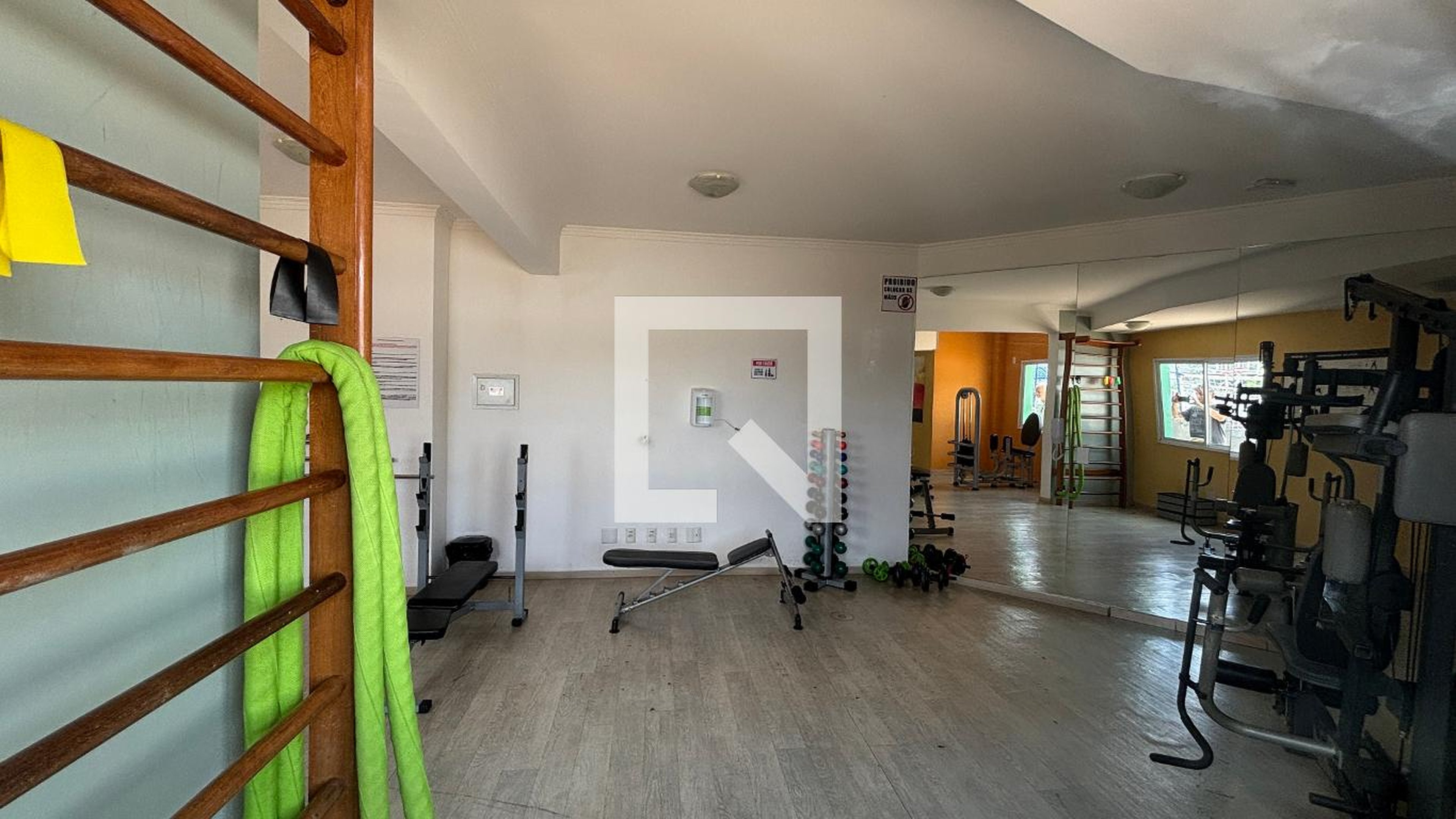 Academia - Esmeralda