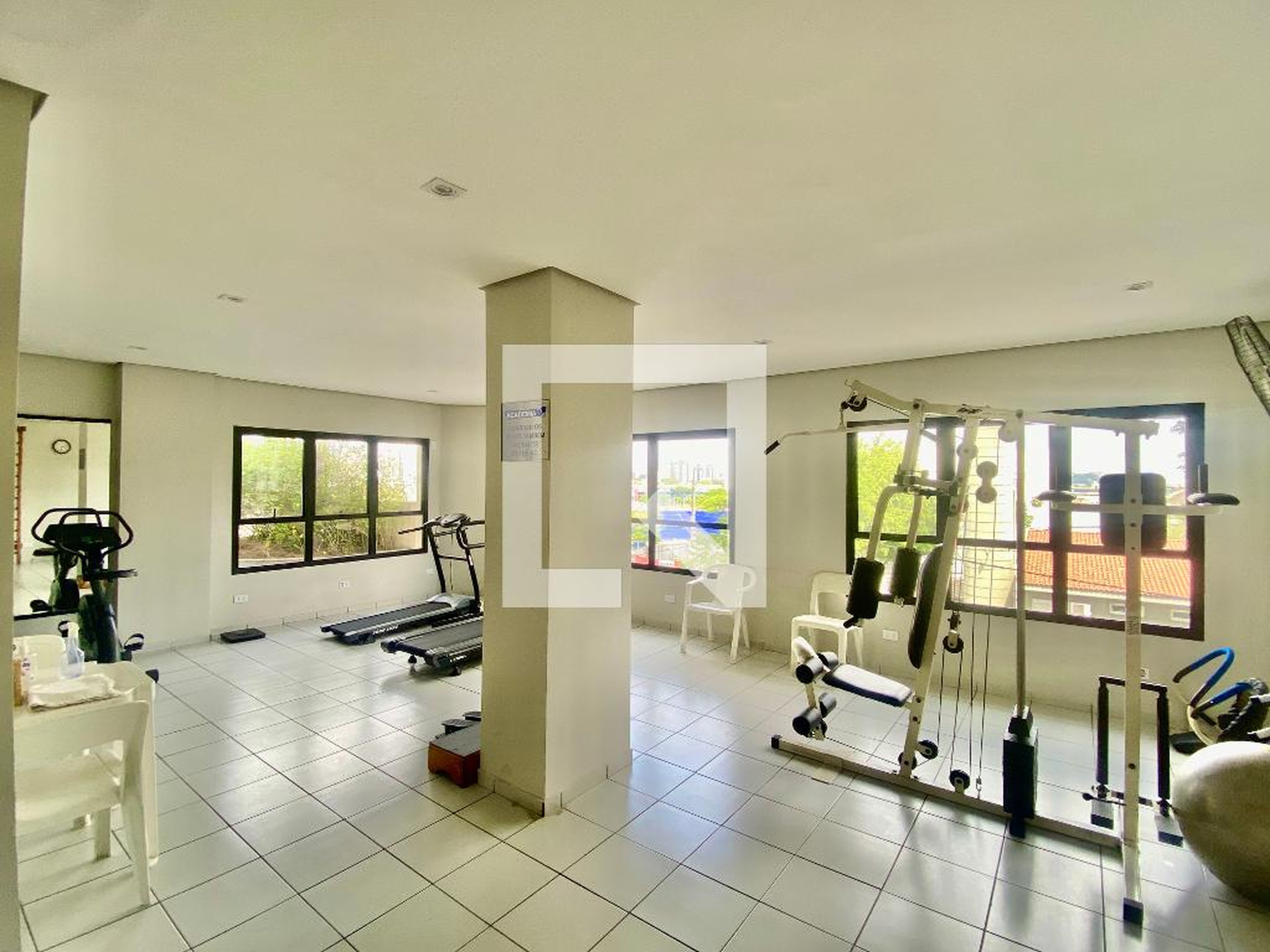 Academia - Edficio Royal Park Residence