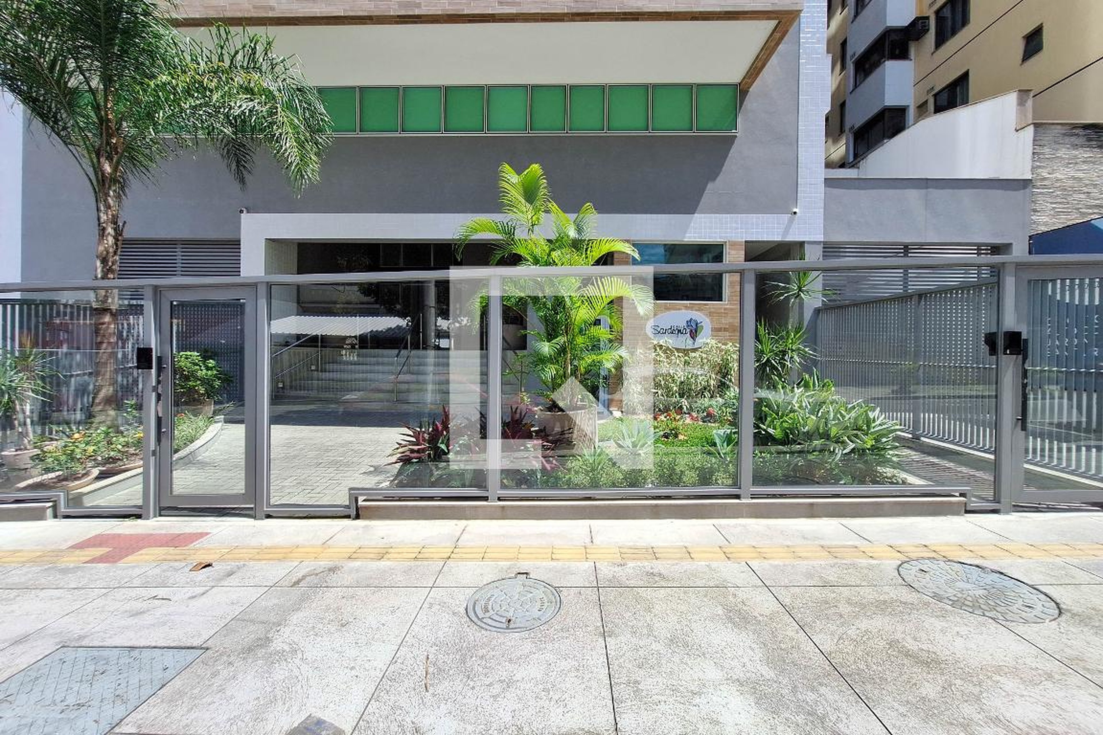 Fachada Condomínio Calle Sardegna