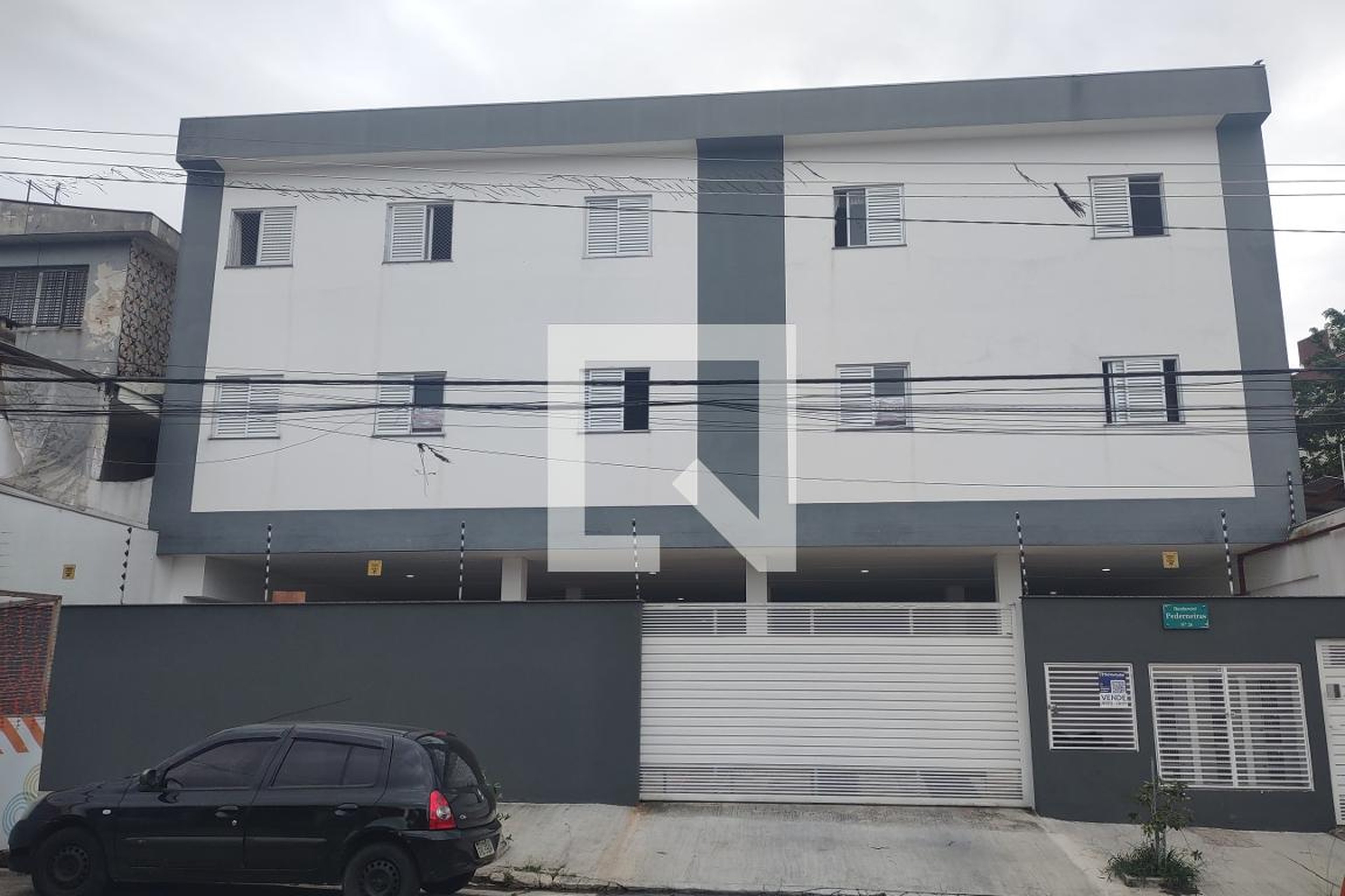 Fachada Condomínio em Rua Pederneiras, 26