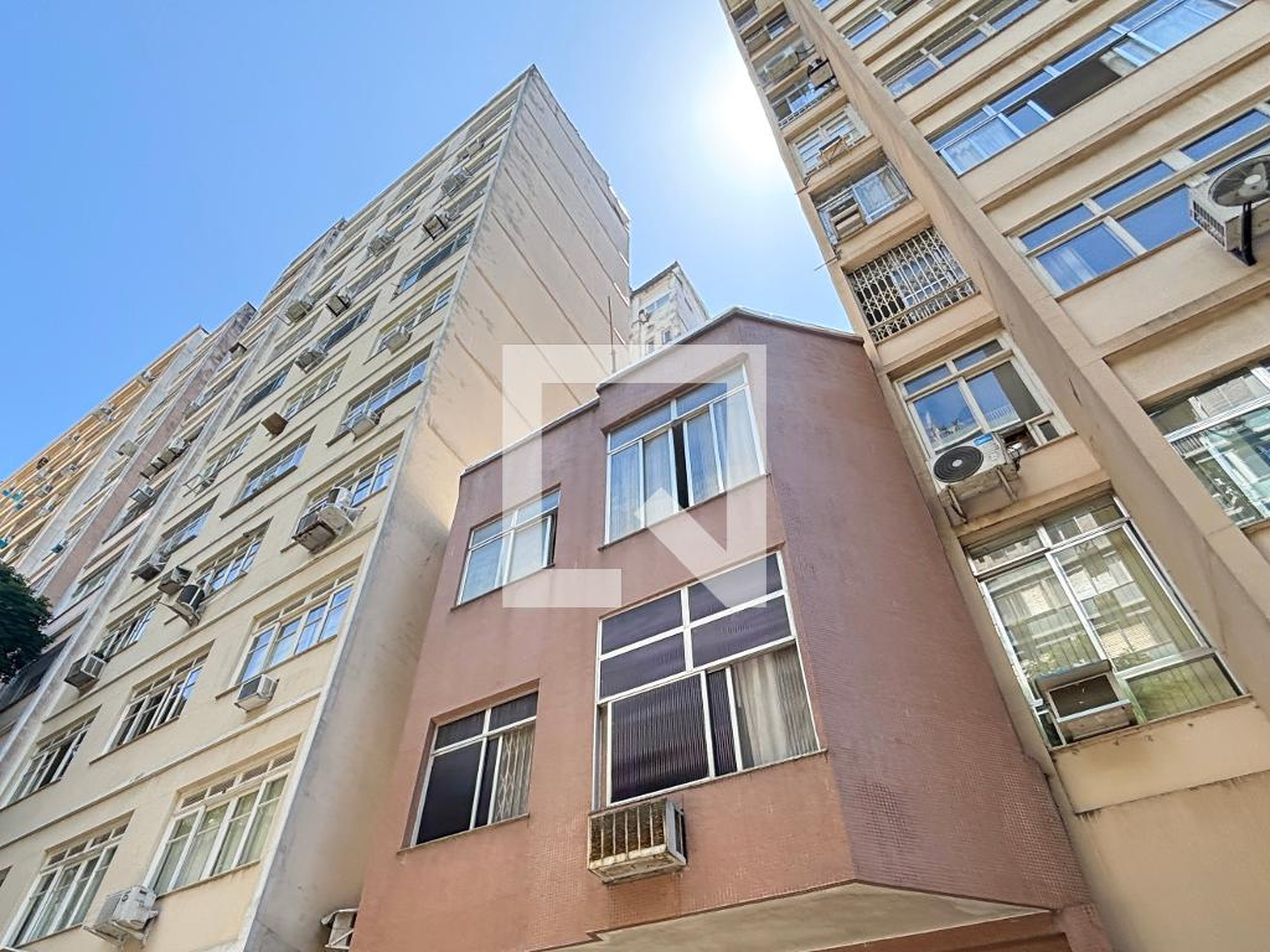 Fachada Condomínio em Rua Santa Clara, 156