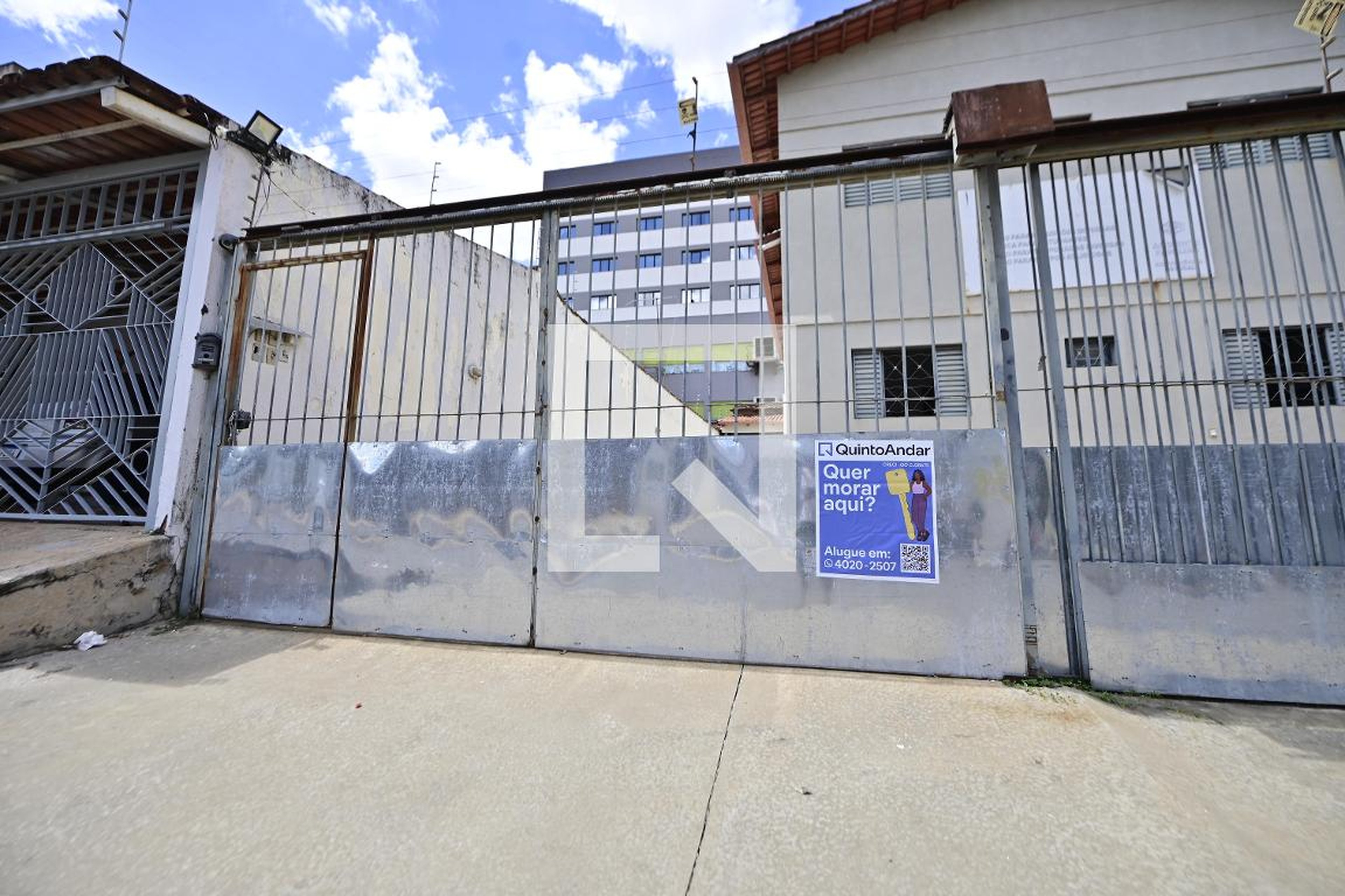 Fachada Condomínio em Rua SNF 2, 0