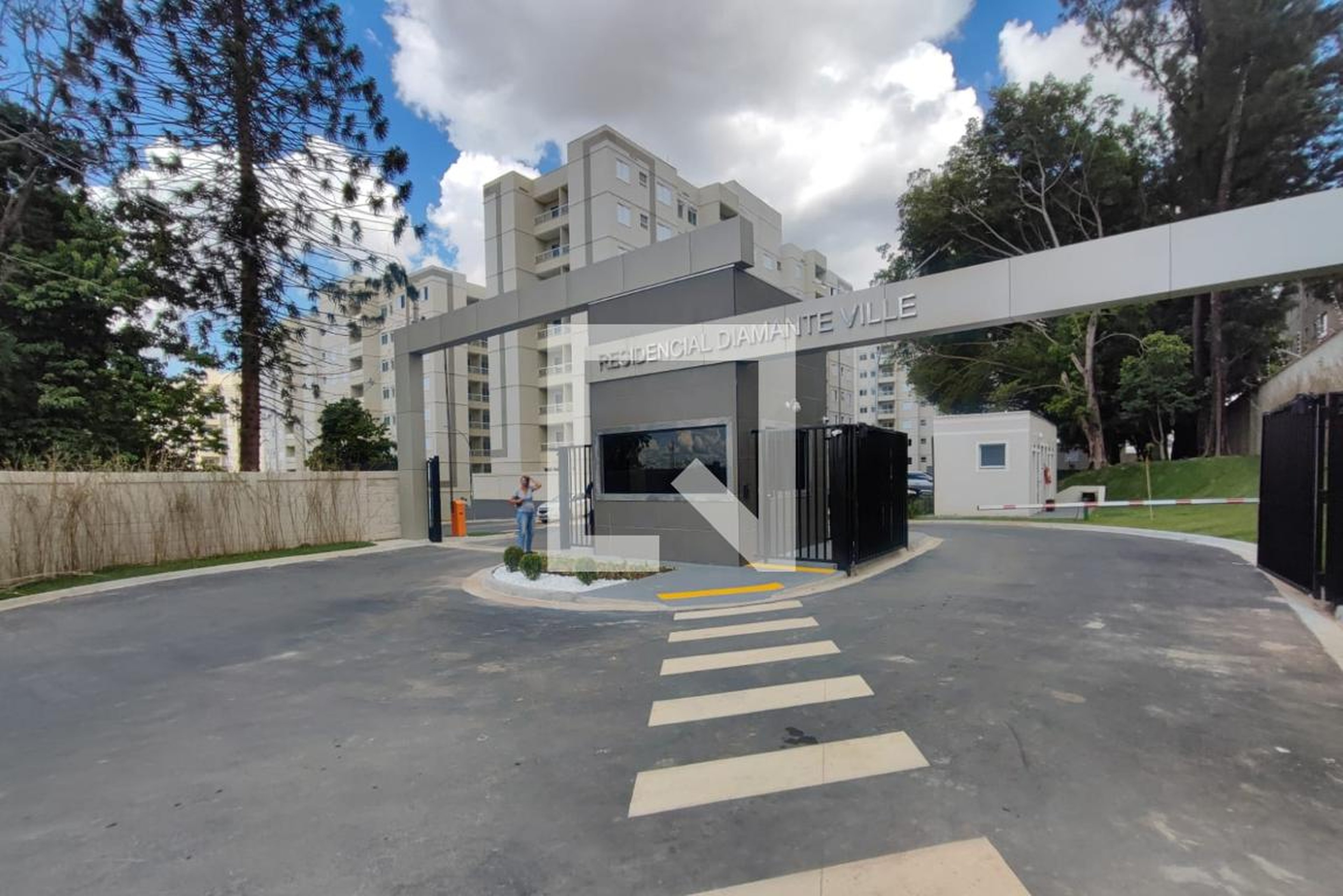 Fachada do Condomínio Condomínio Diamante Ville