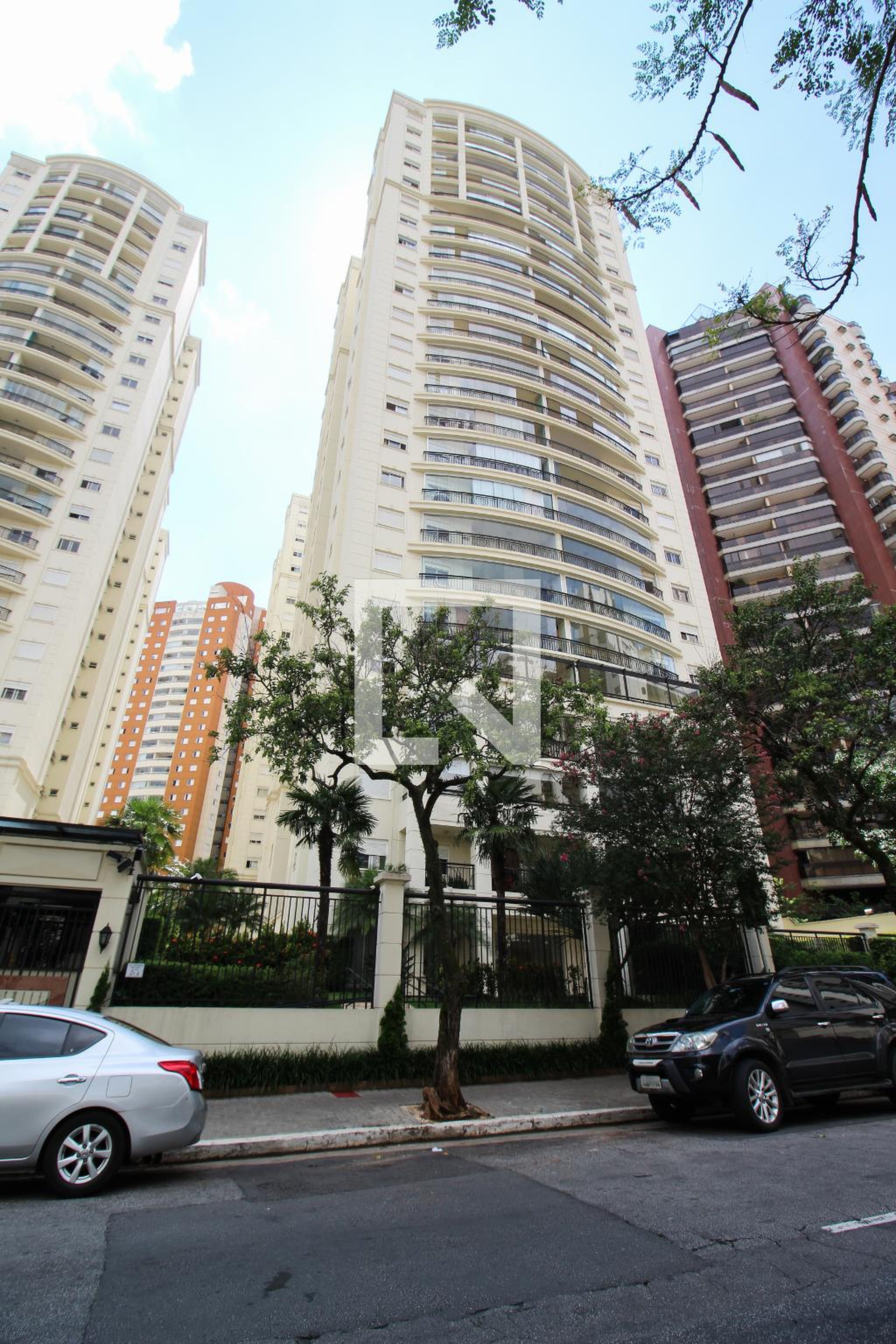 Fachada Condomínio Le Quartier Moema