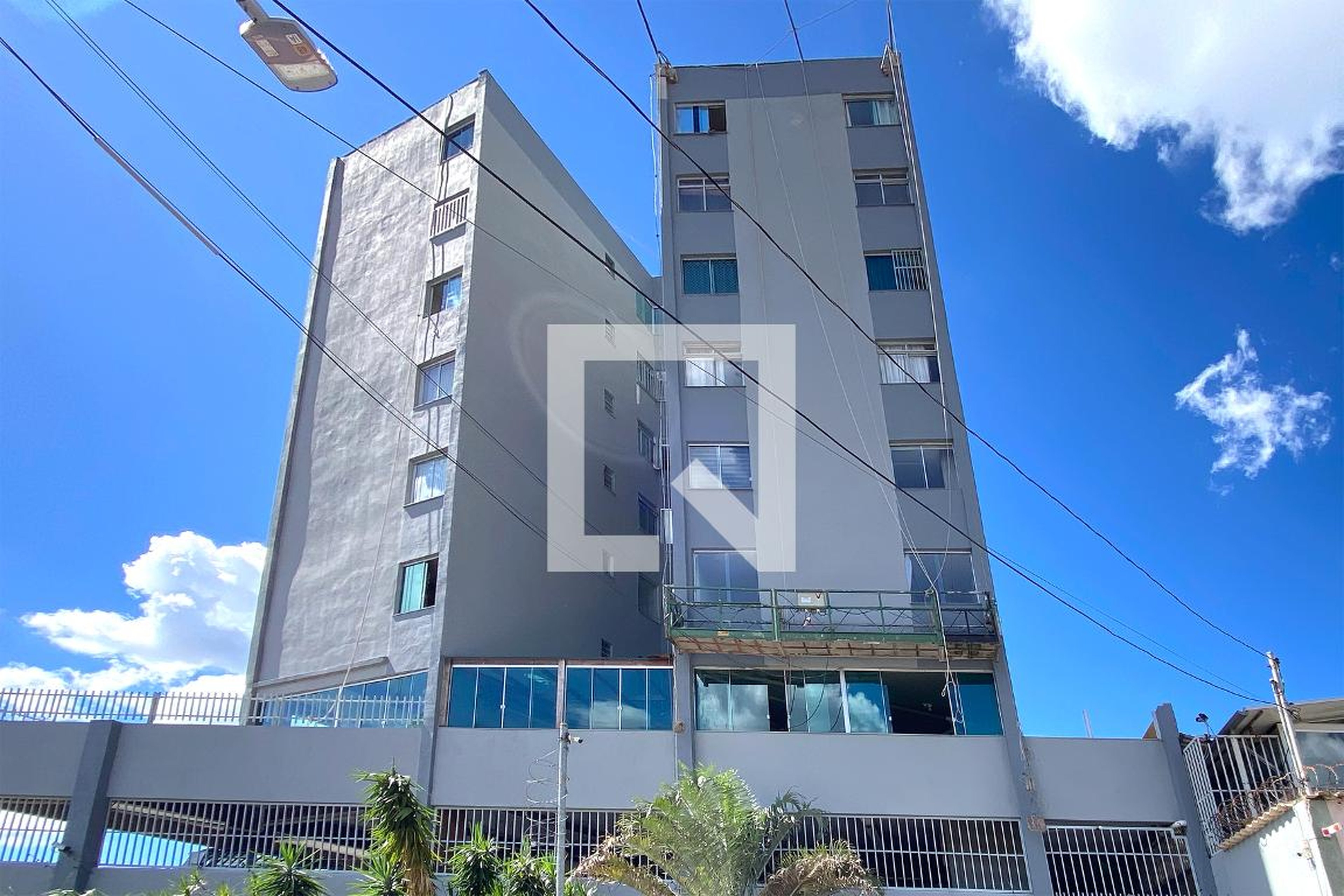 Fachada Condomínio em Rua Luiza Chequer Santos, 23