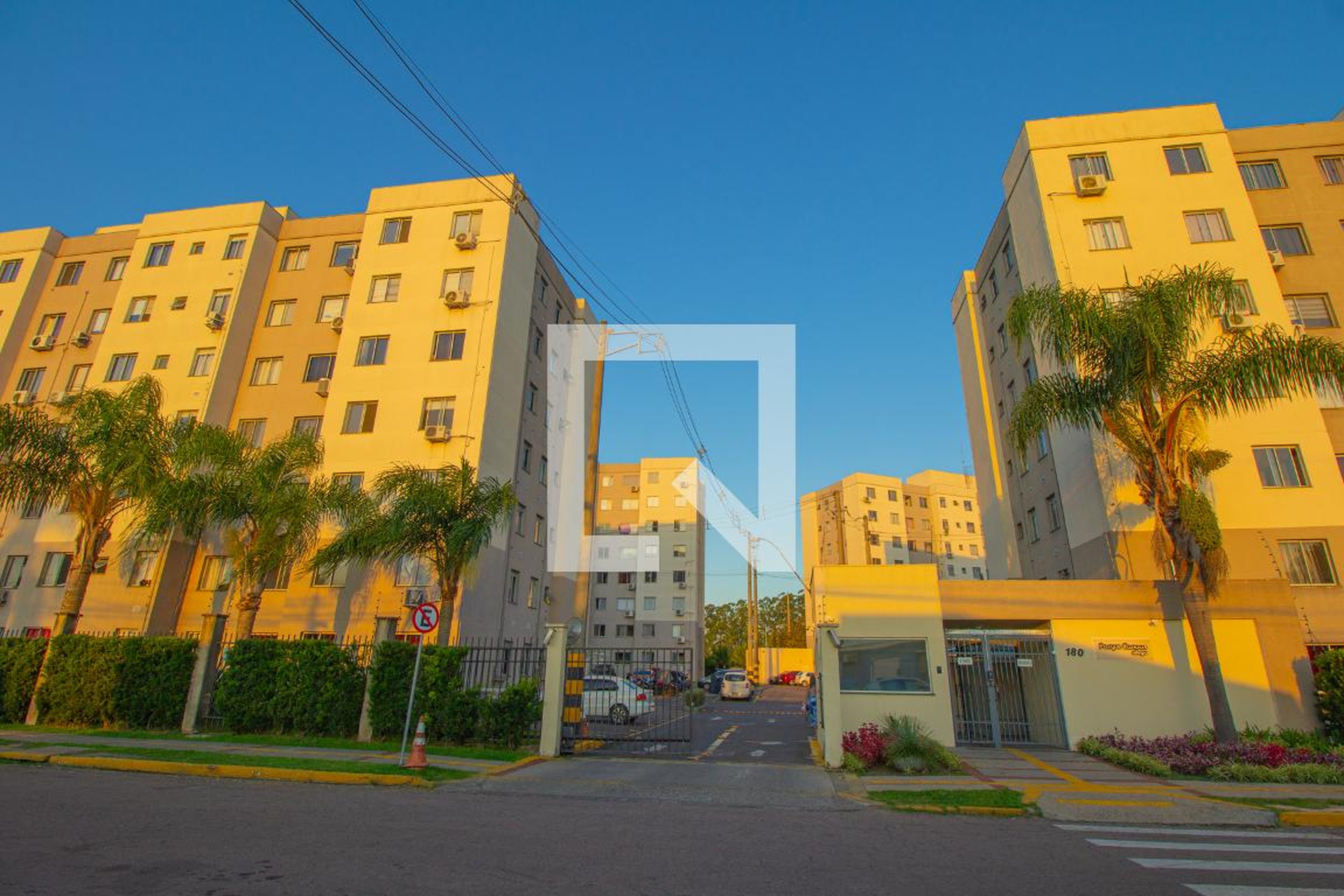 Fachada do Condomínio Condomínio Parque Canoas Allegro