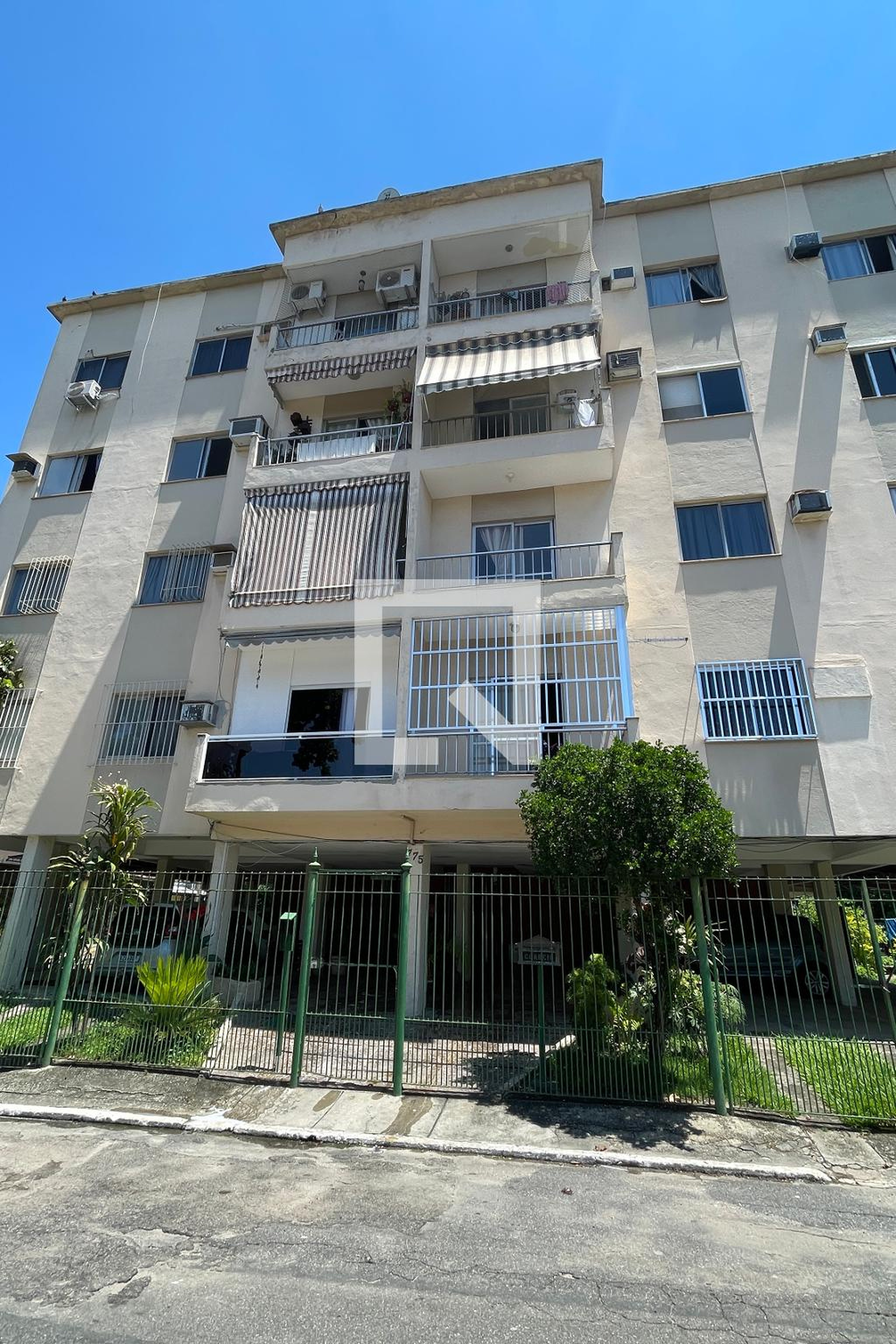 Fachada Condomínio em Rua General Dionísio, 775