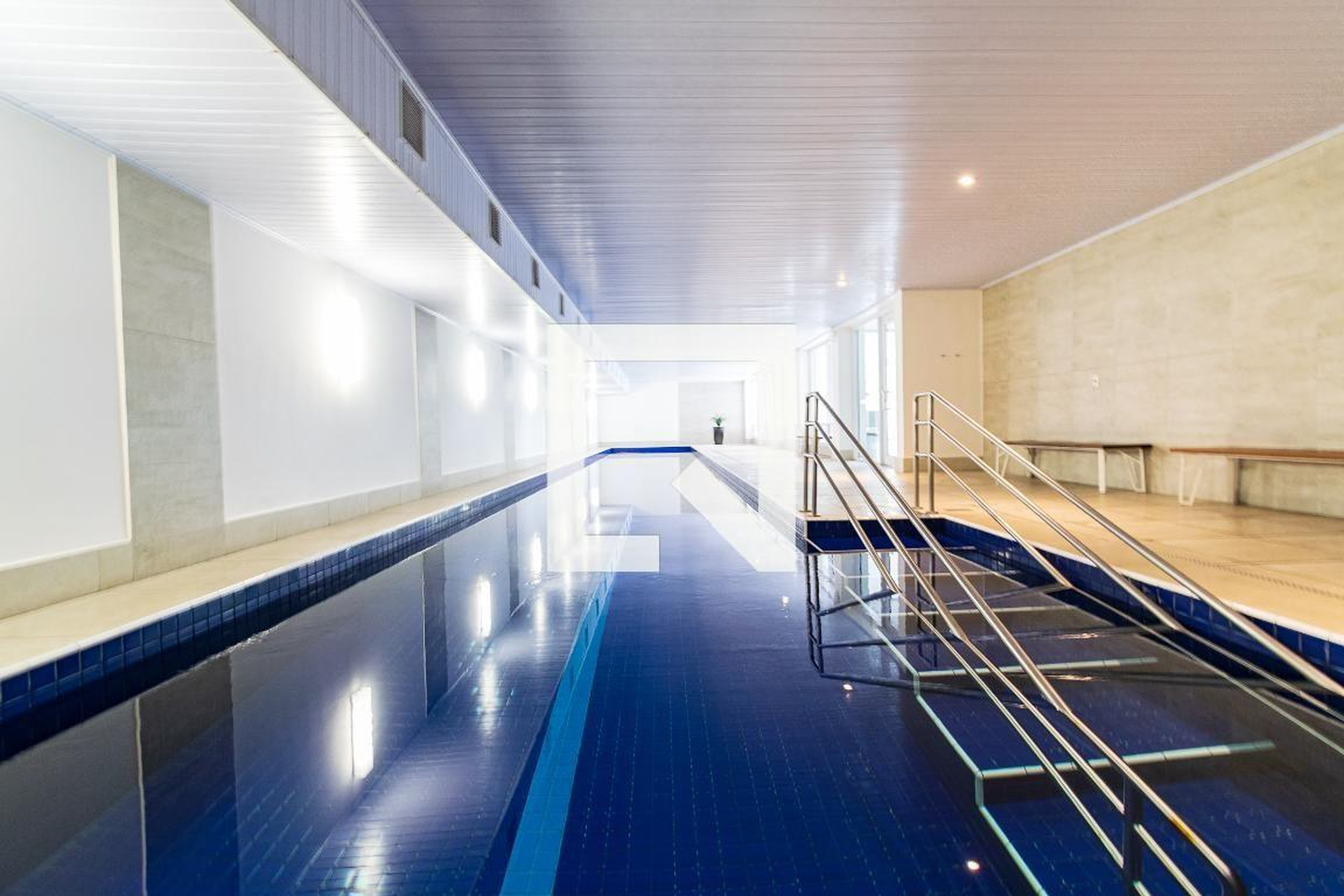 Piscina Coberta - Modern Life