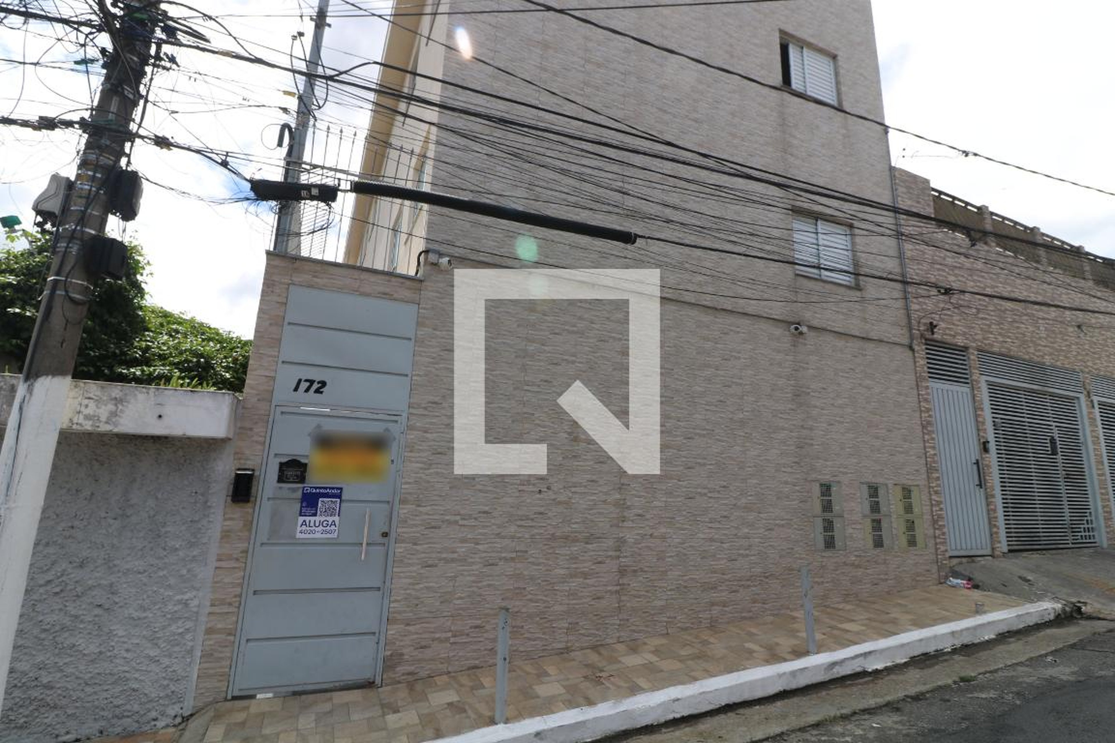 Fachada do Prédio Condomínio em Rua Francisco Queiroz Matos, 172