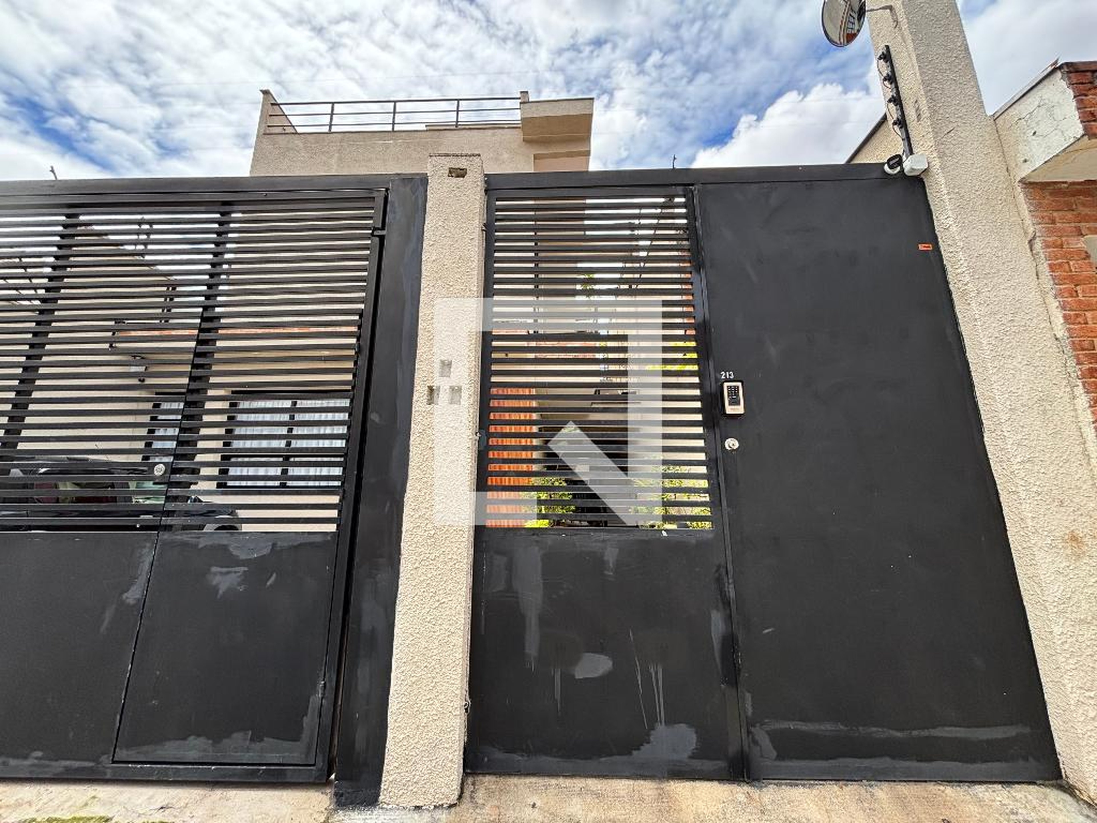 Fachada Condomínio Rua das Camélias