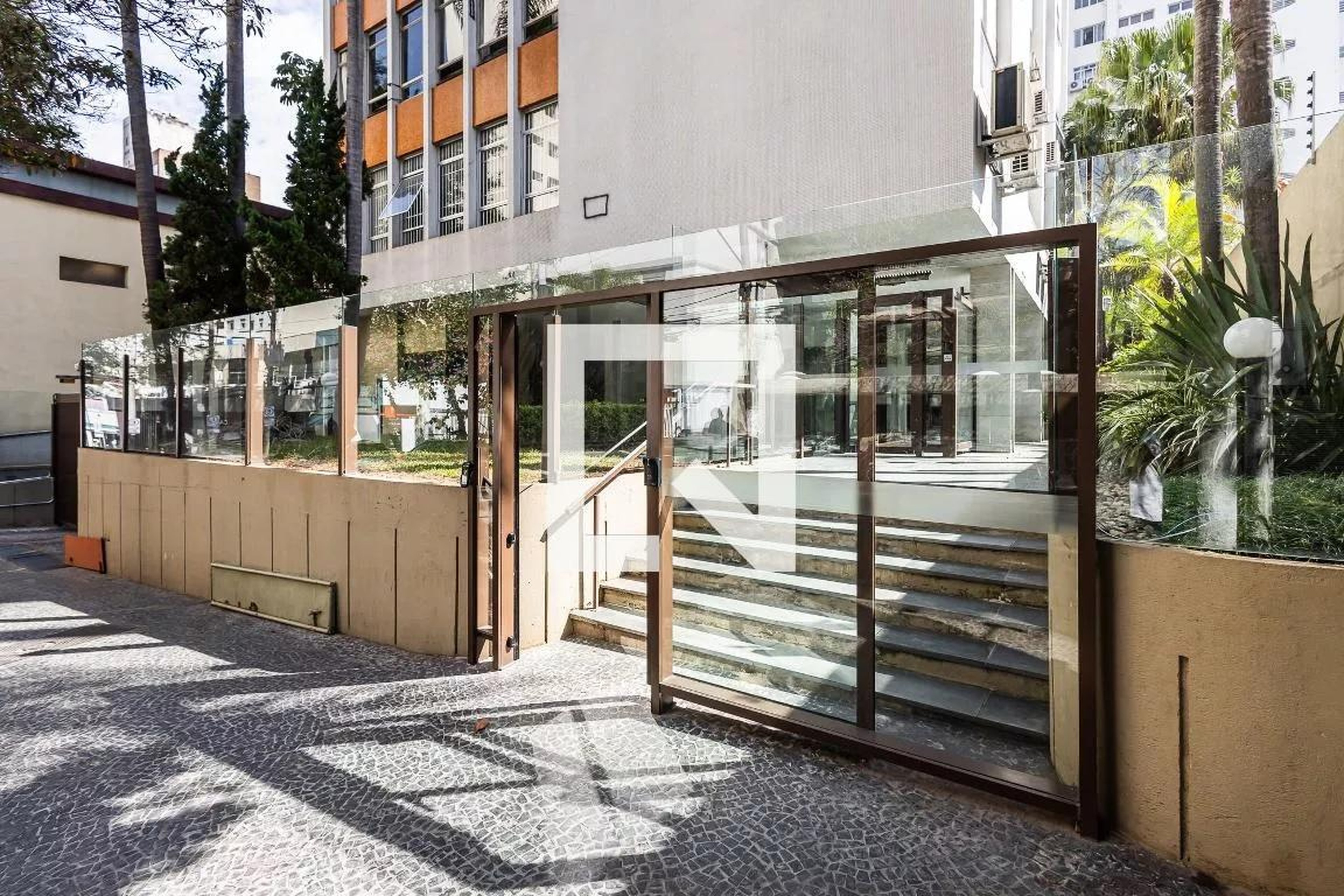 Fachada Condomínio Edifícios Queen Margareth e King Henry VI