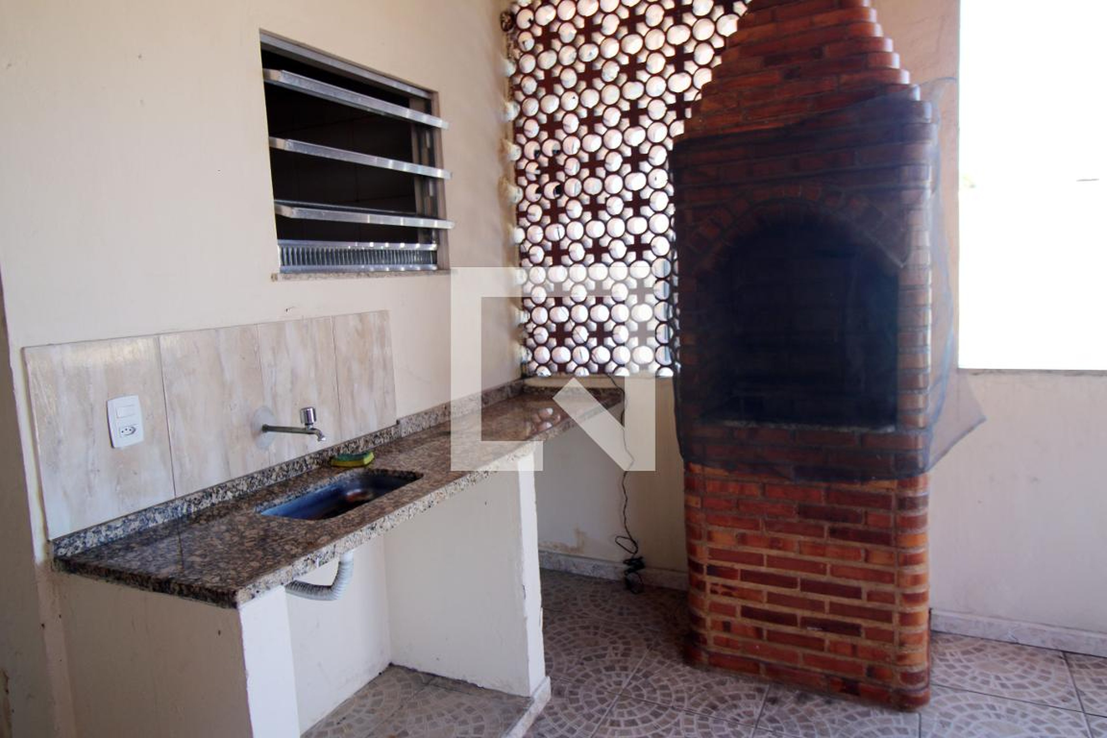 Churrasqueira Condomínio em Estrada do Portinho, 121