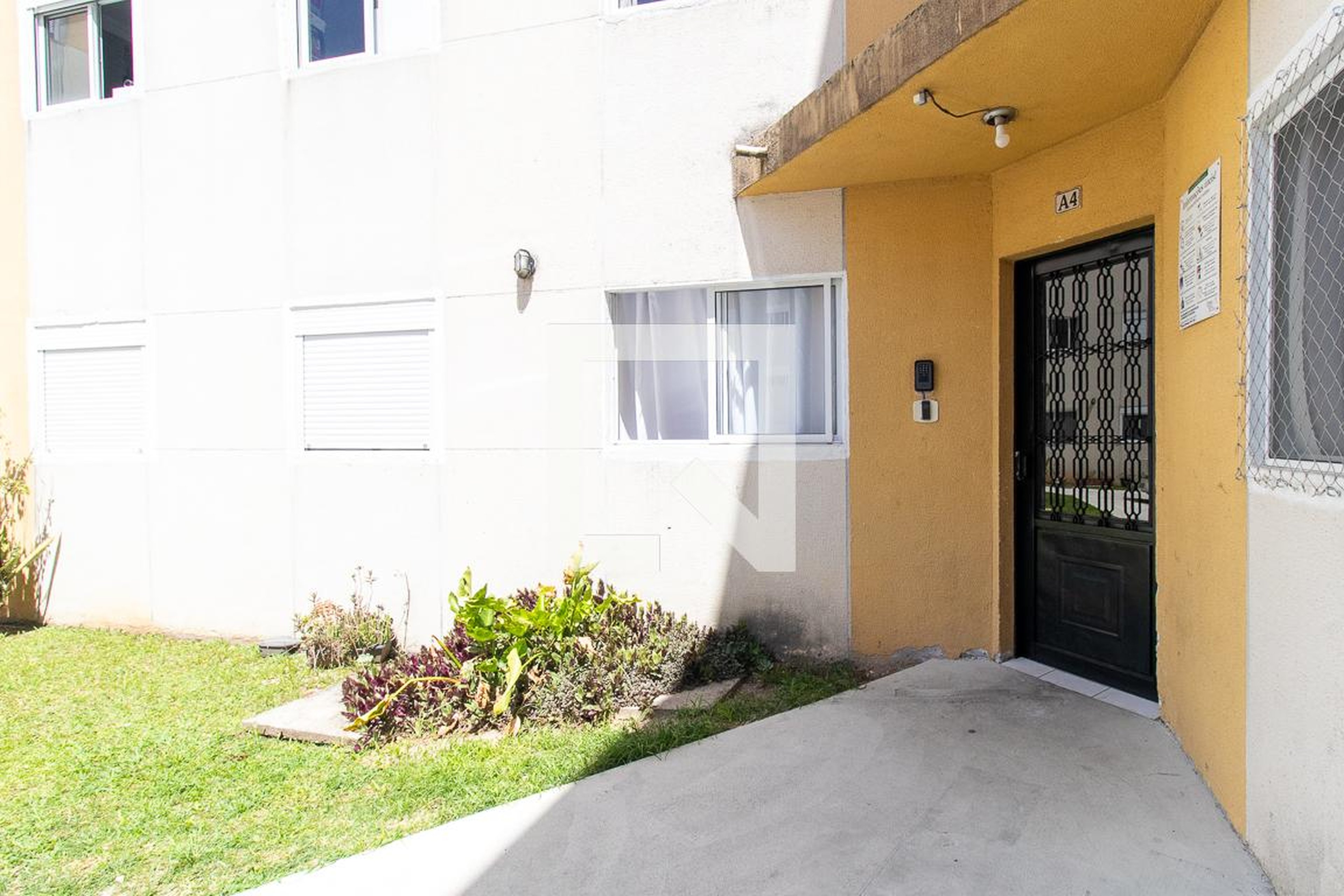 Entrada Condomínio em Rua João Dembinski, 43