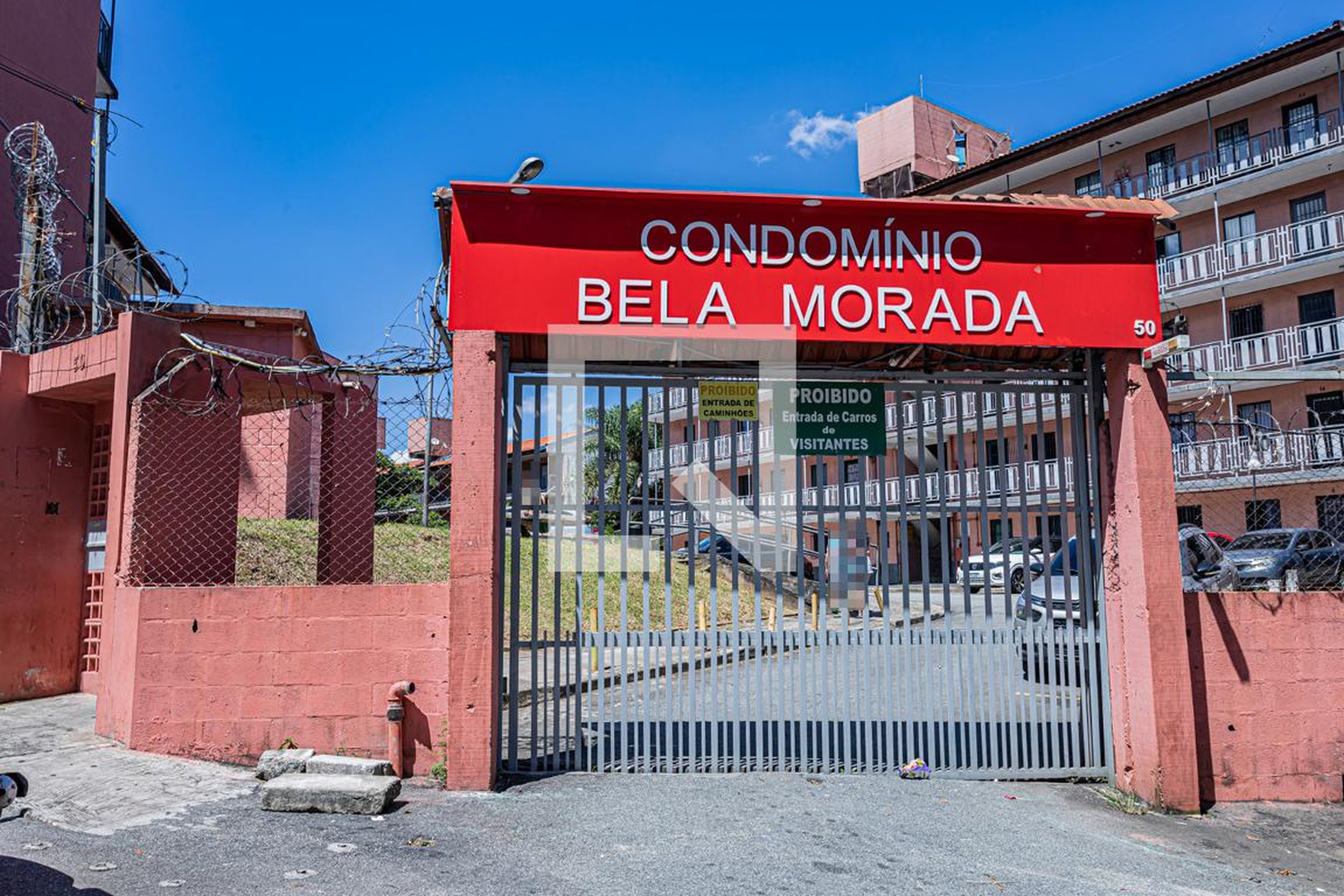 Fachada Condomínio em Rua Interativa, 50