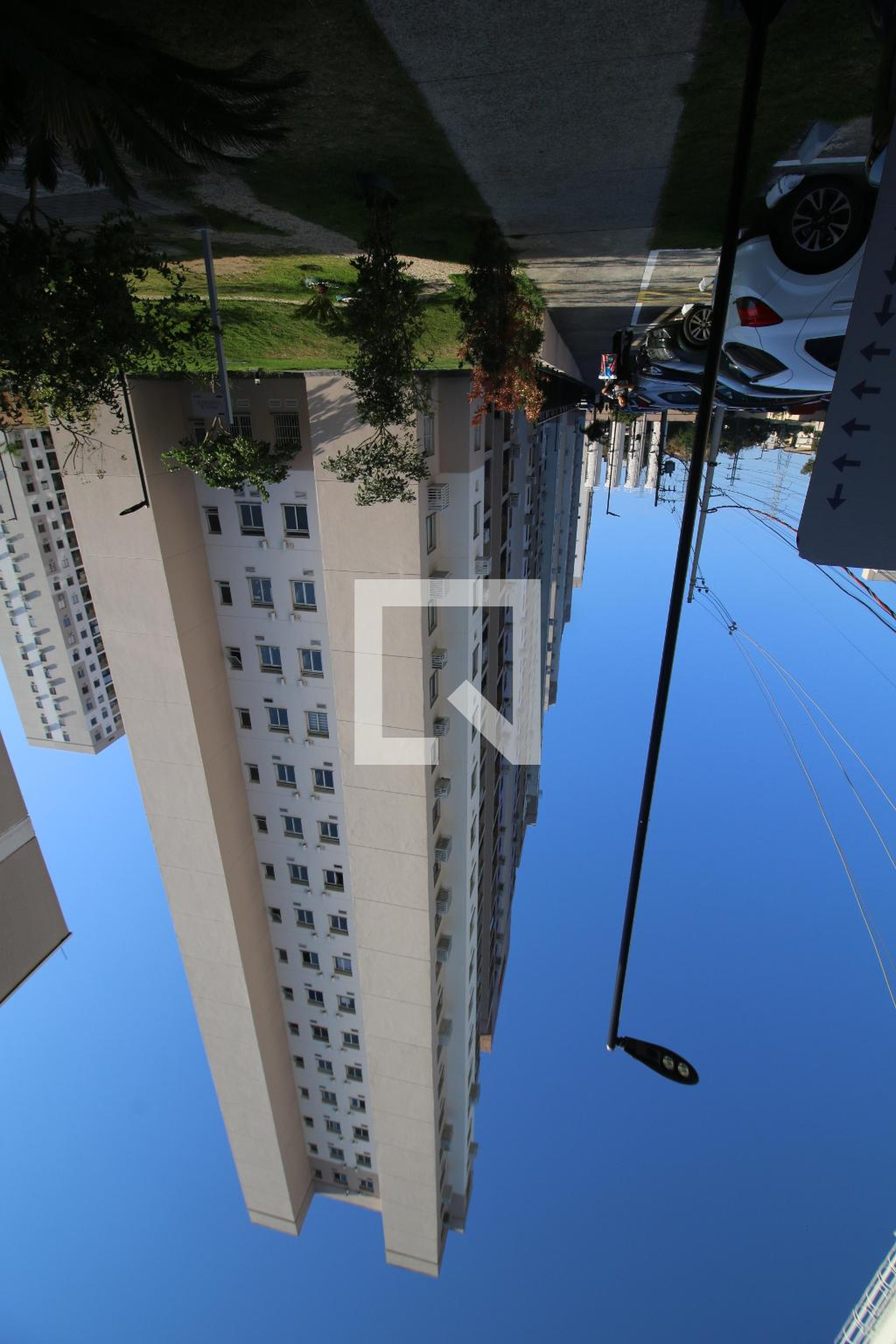 Fachada do Prédio Condomínio em Estrada da Água Grande, 1624