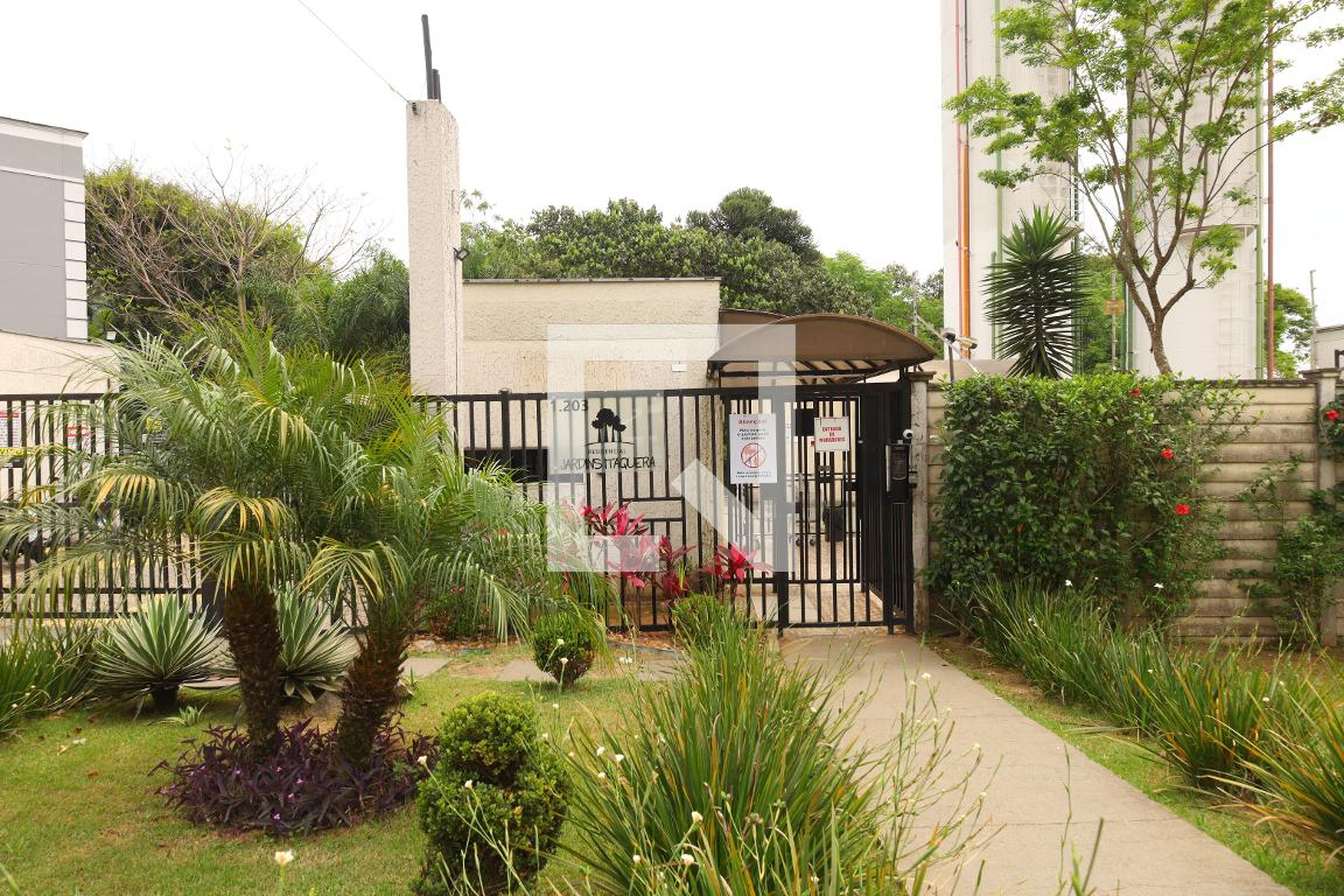 Fachada do condomínio Residencial Jardins Itaquera