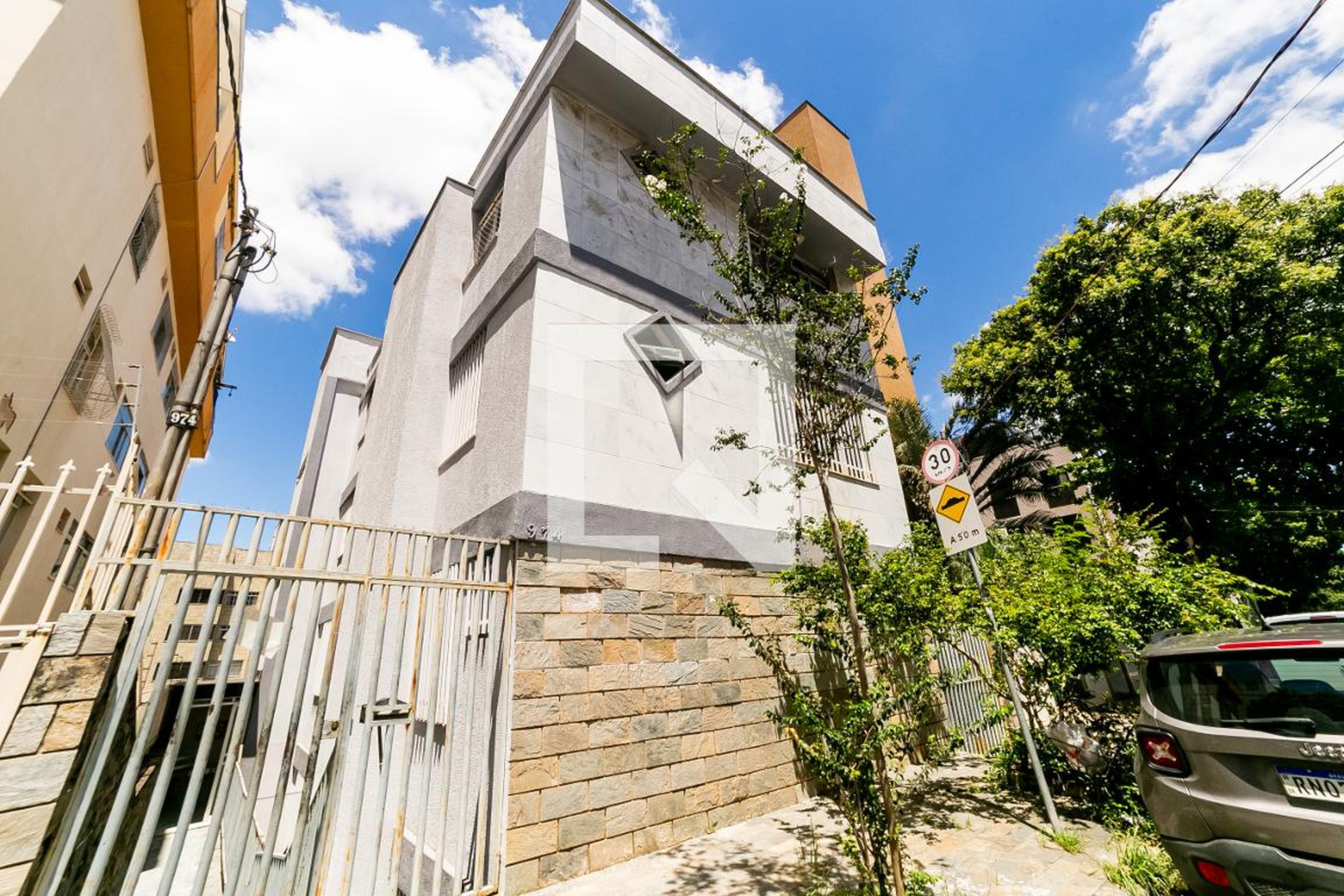 Fachada do Prédio Condomínio em Rua Tabelião Ferreira de Carvalho, 974