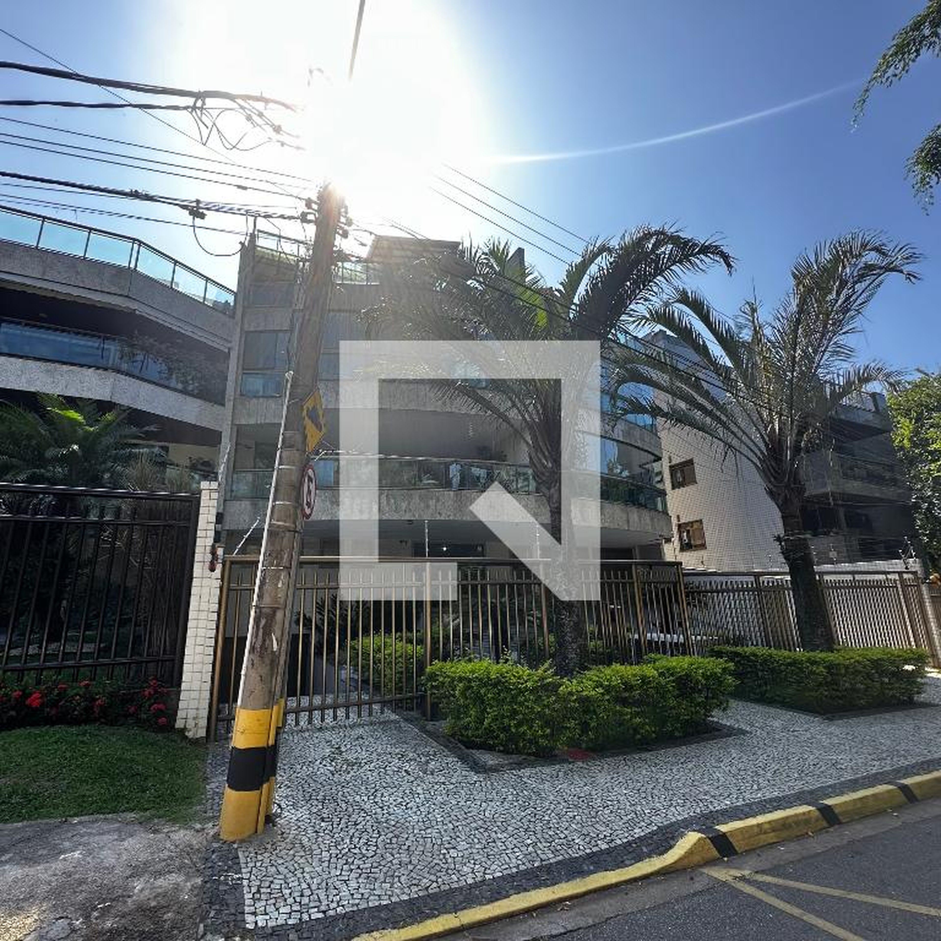 Fachada Condomínio em Praça Augusto Ruschi, 51