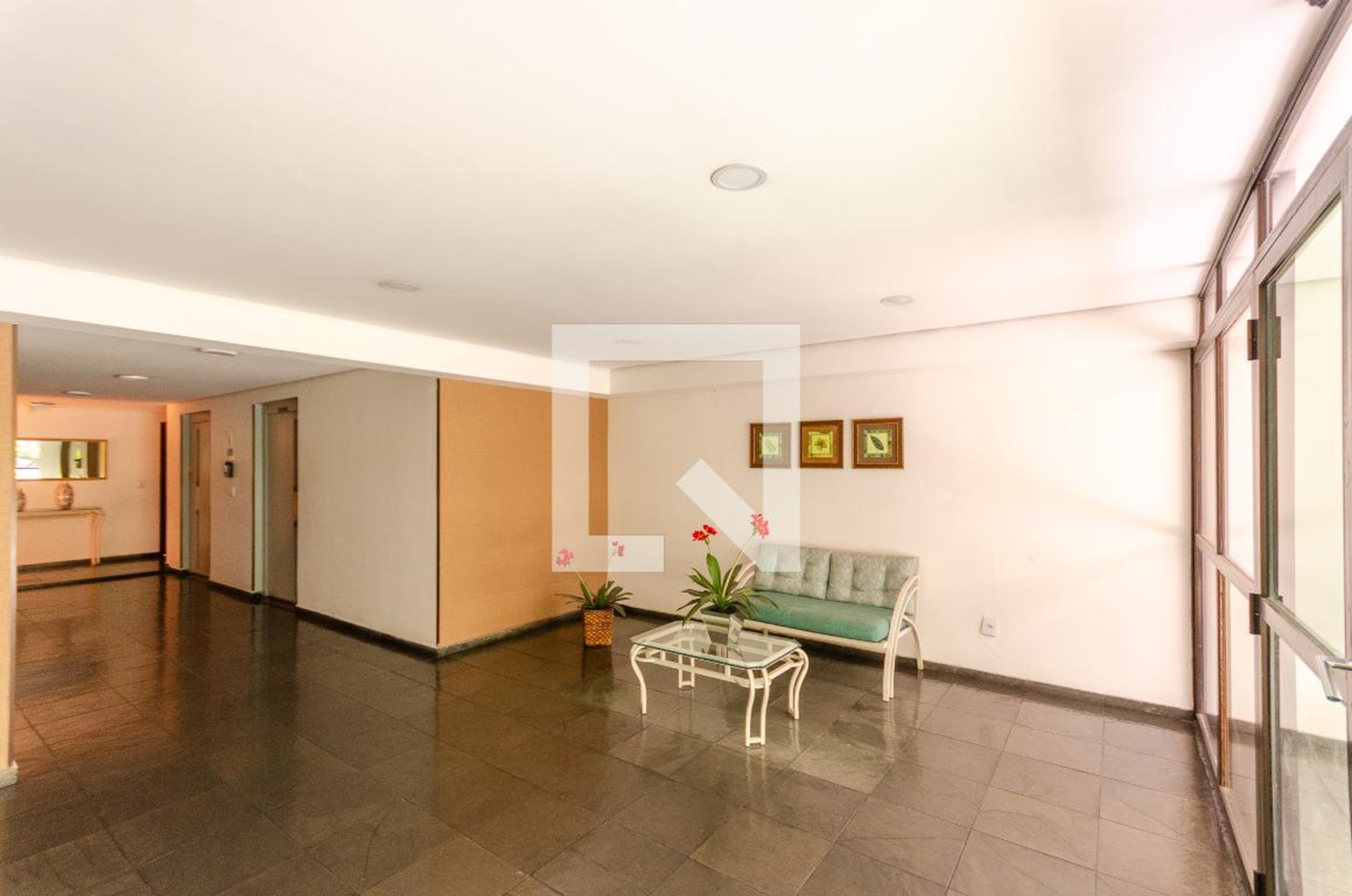 Hall de entrada - Edifício das Petunias