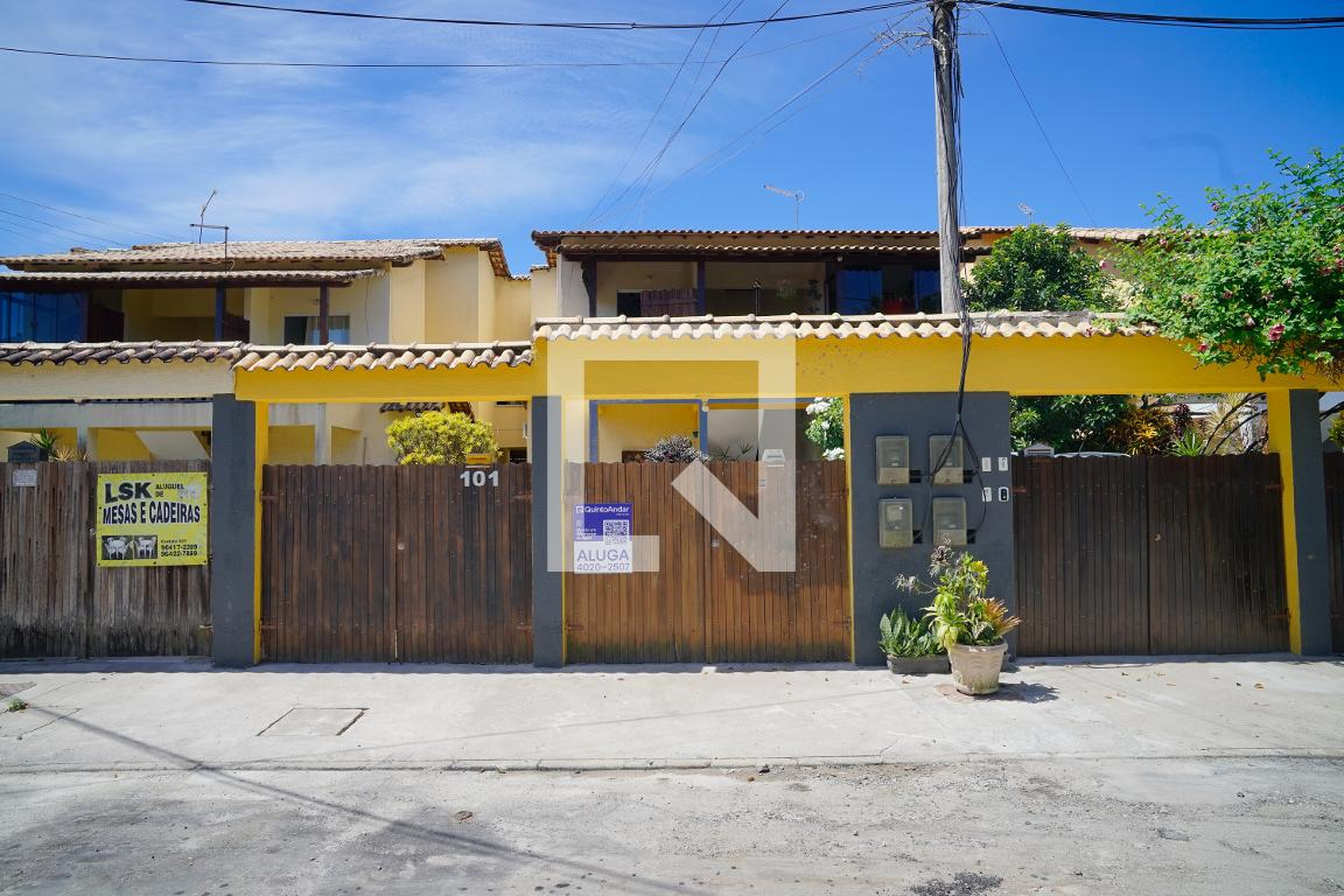 Fachada Condomínio em Rua Aristides Alves de Azevedo, 126