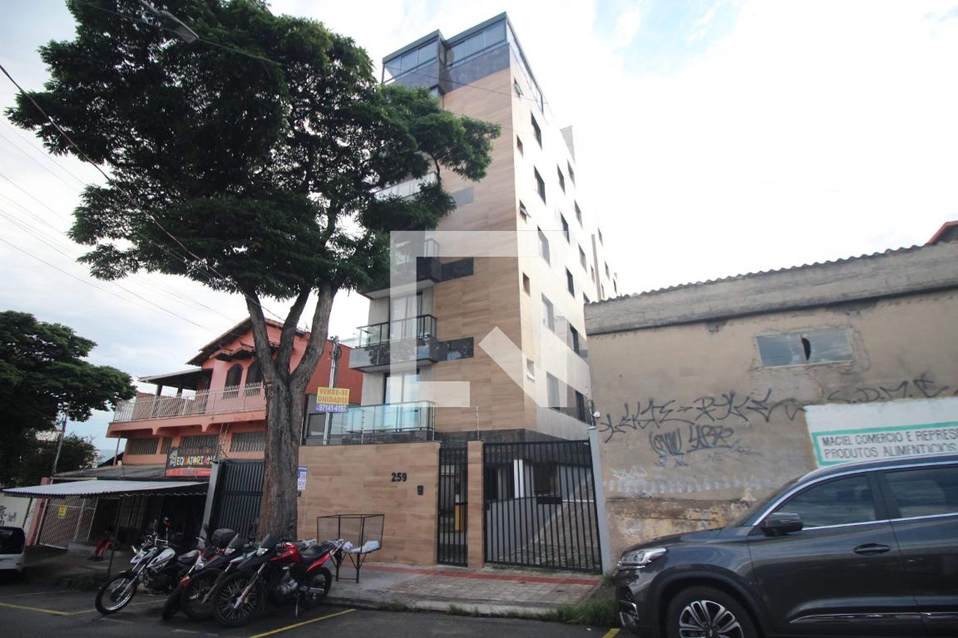 Fachada Condomínio em Rua Orozimbo Moreira, 259