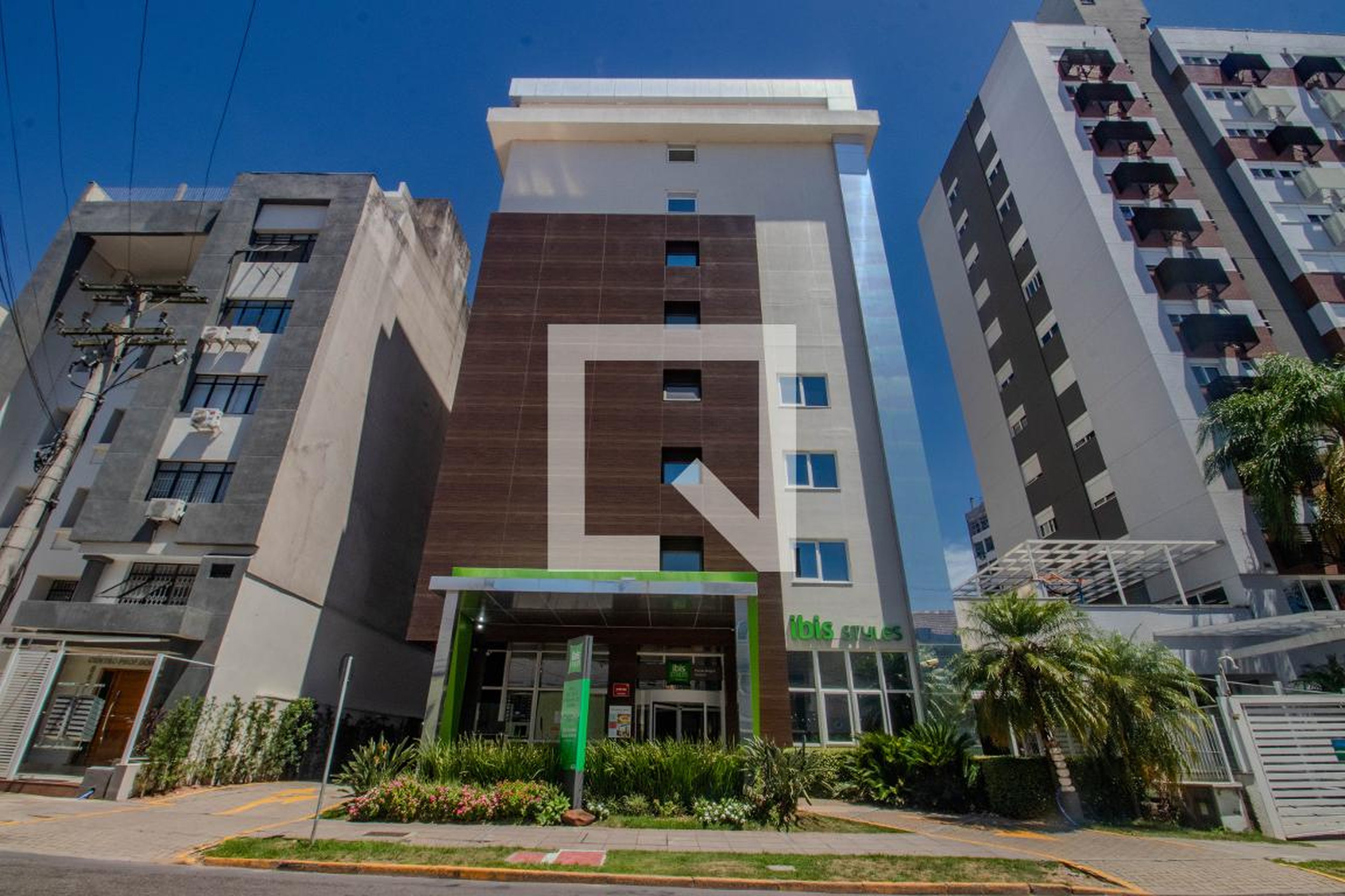 Fachada Condomínio em Rua Garibaldi, 633